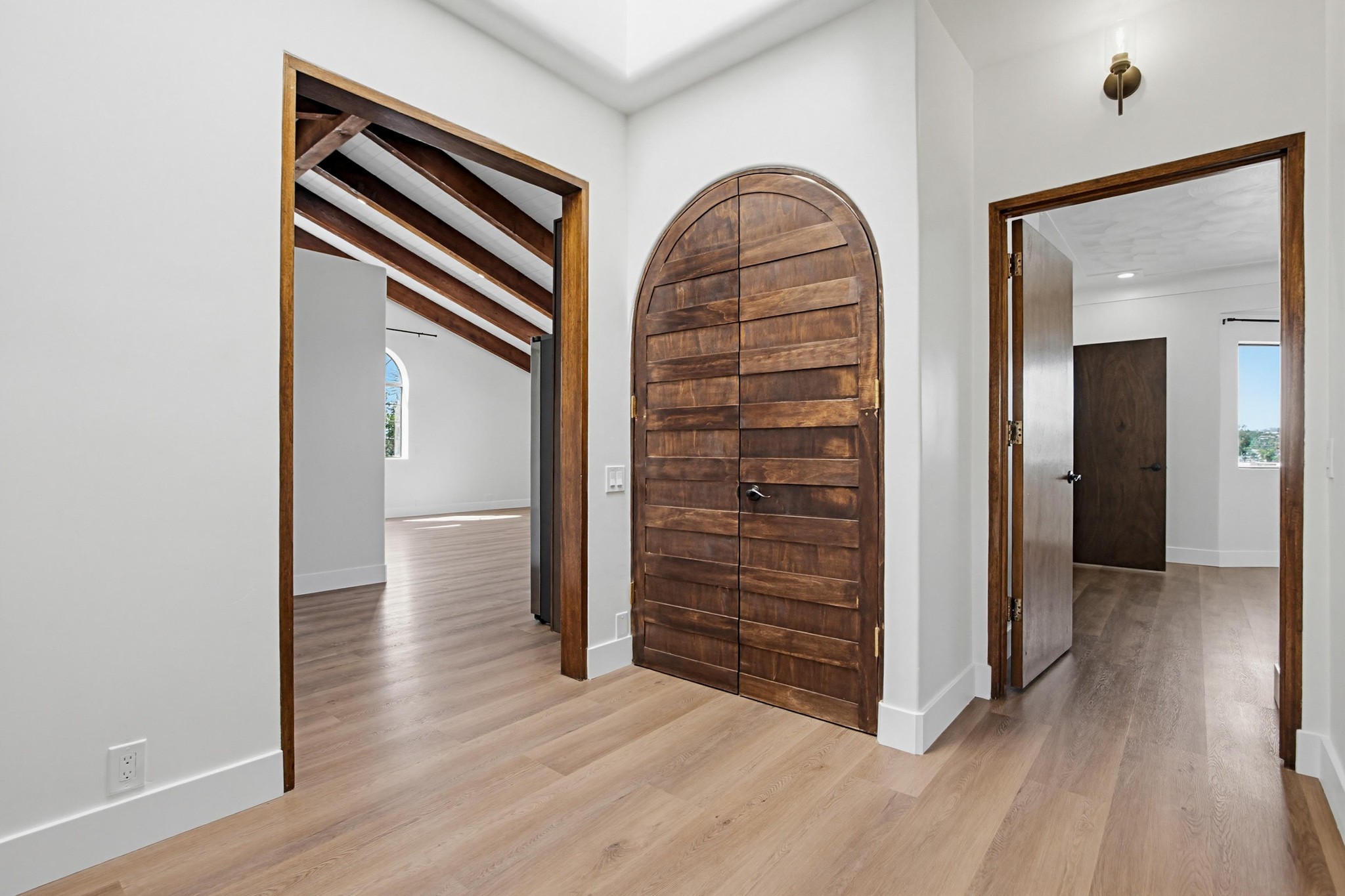 Virtual tour photo 8 of 47 for 208 W 9th Ave