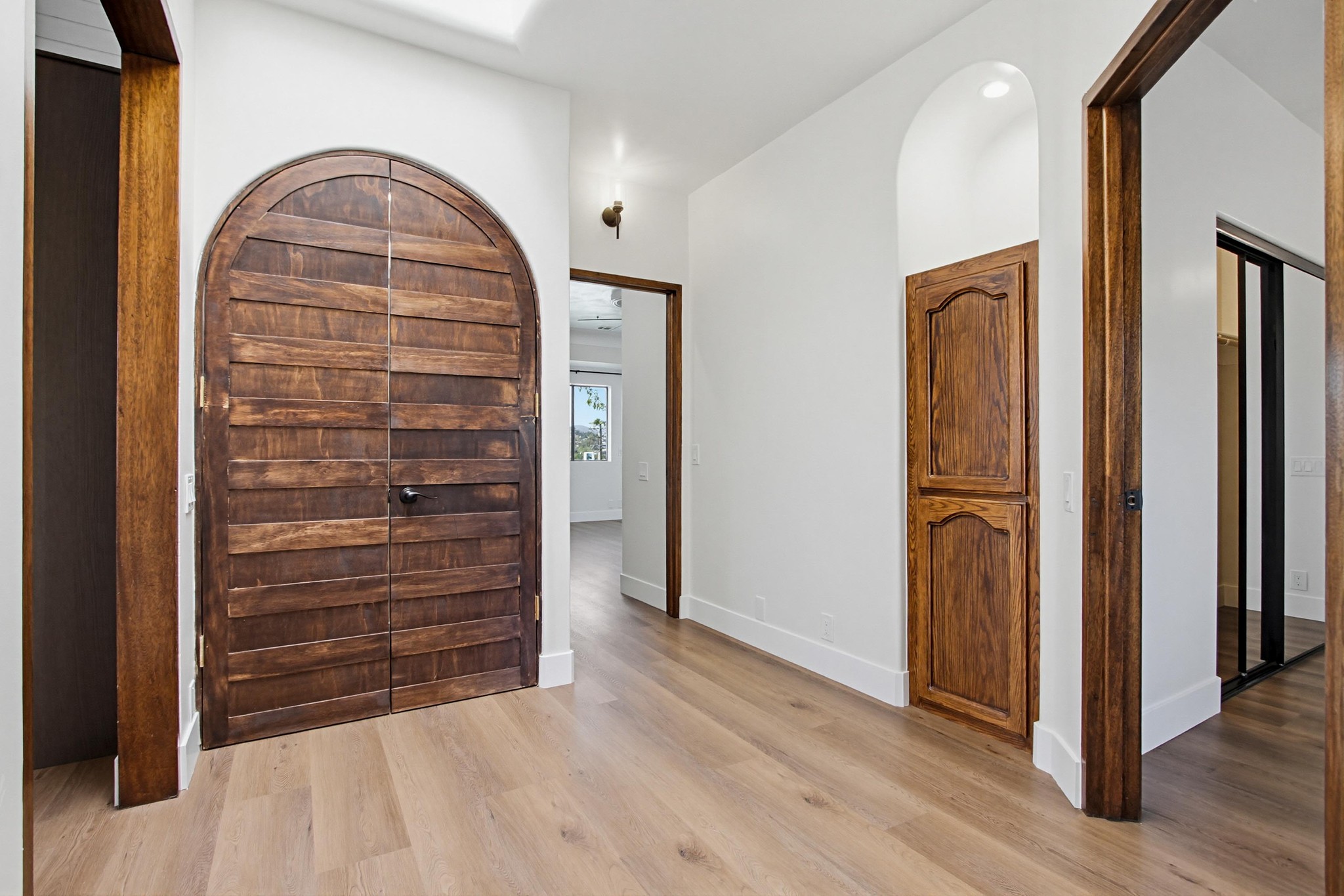 Virtual tour photo 9 of 47 for 208 W 9th Ave