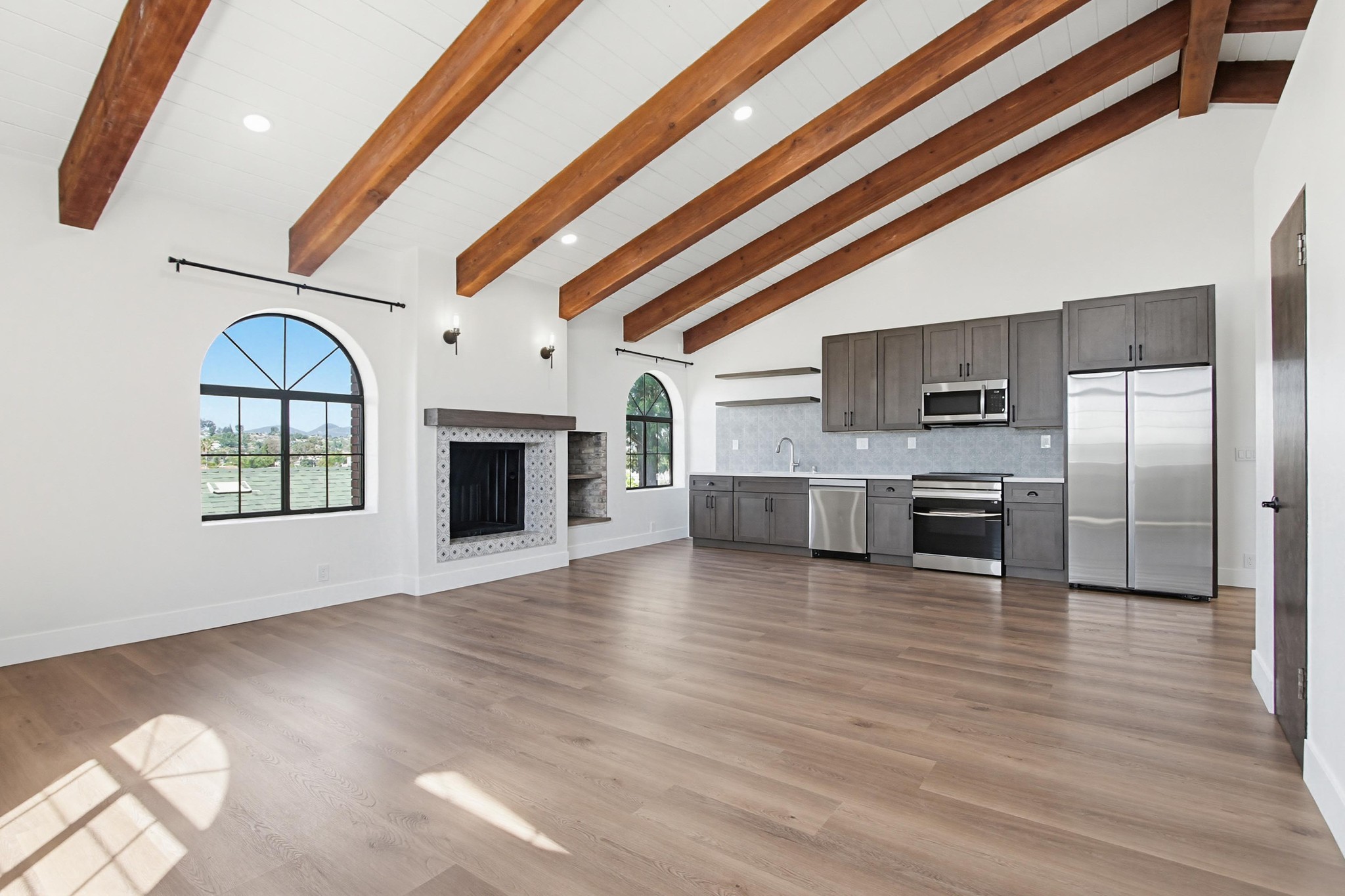 Virtual tour photo 11 of 47 for 208 W 9th Ave