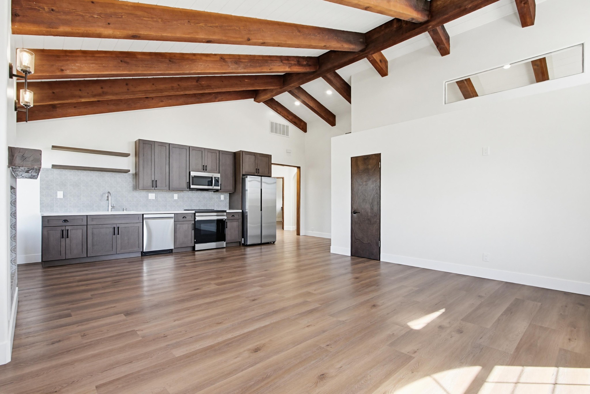 Virtual tour photo 12 of 47 for 208 W 9th Ave