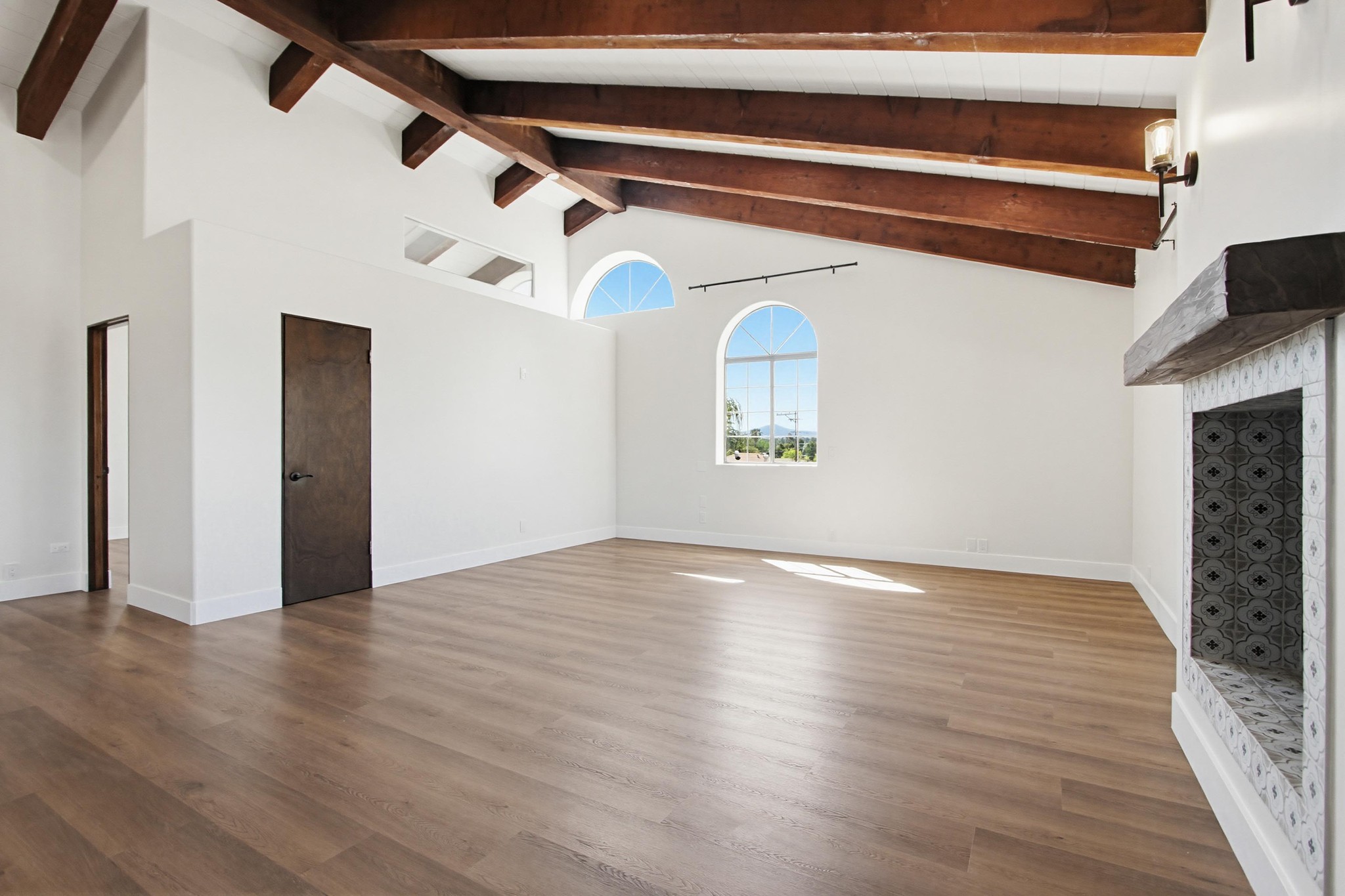 Virtual tour photo 13 of 47 for 208 W 9th Ave