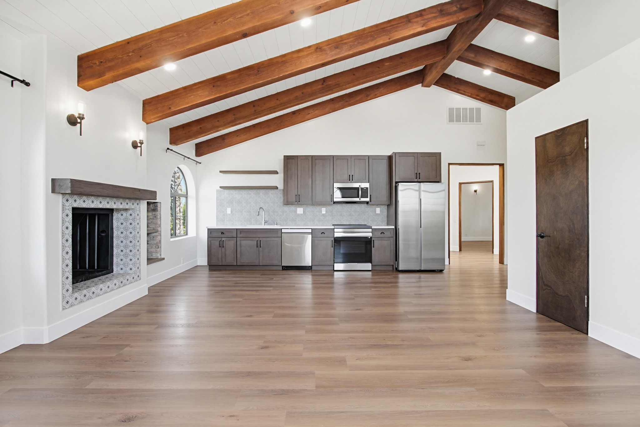 Virtual tour photo 14 of 47 for 208 W 9th Ave