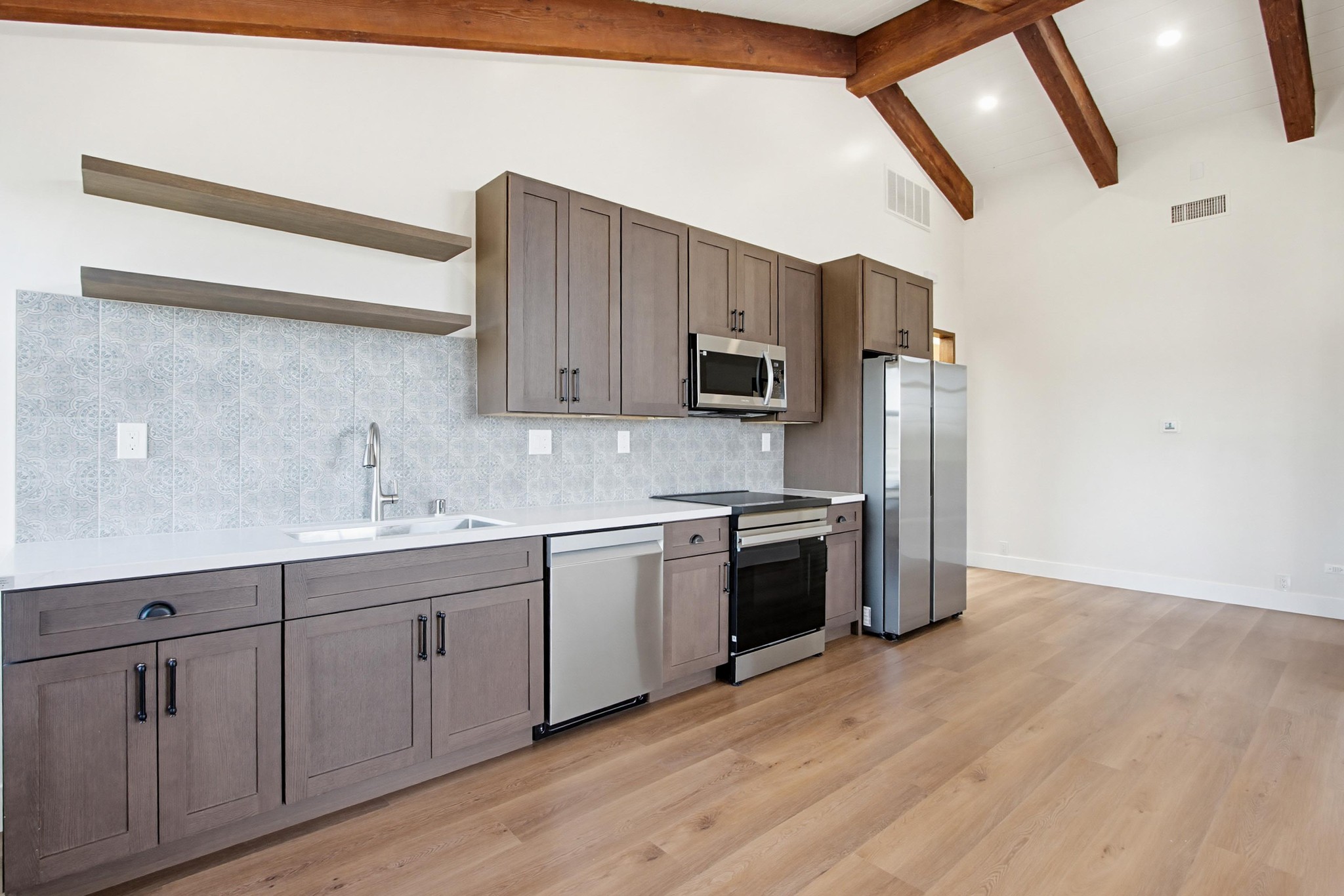 Virtual tour photo 17 of 47 for 208 W 9th Ave