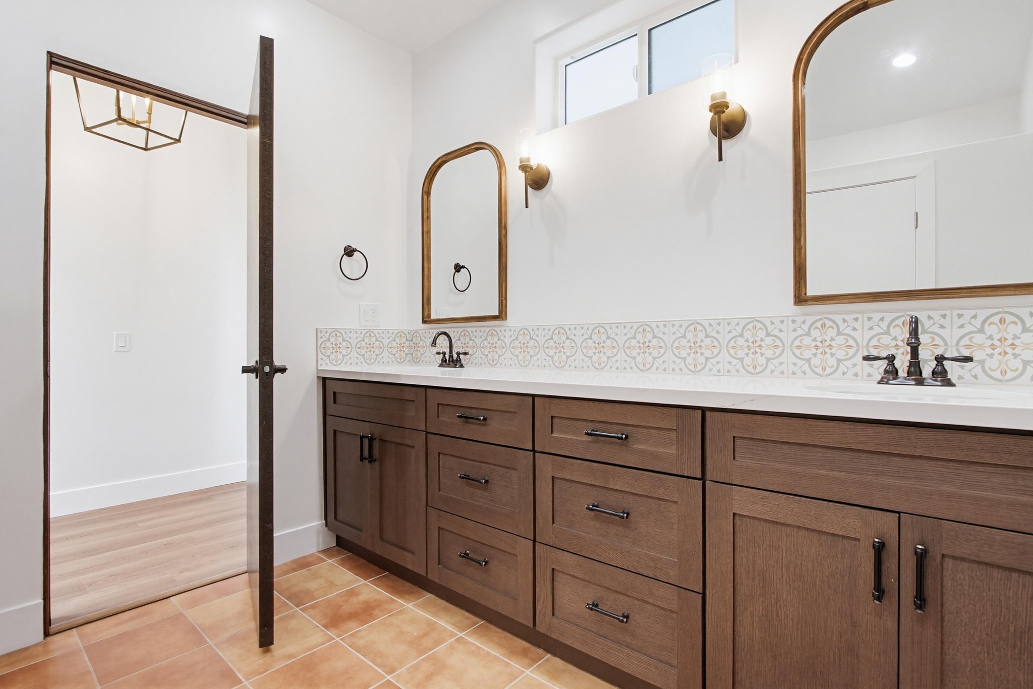 Virtual tour photo 25 of 47 for 208 W 9th Ave