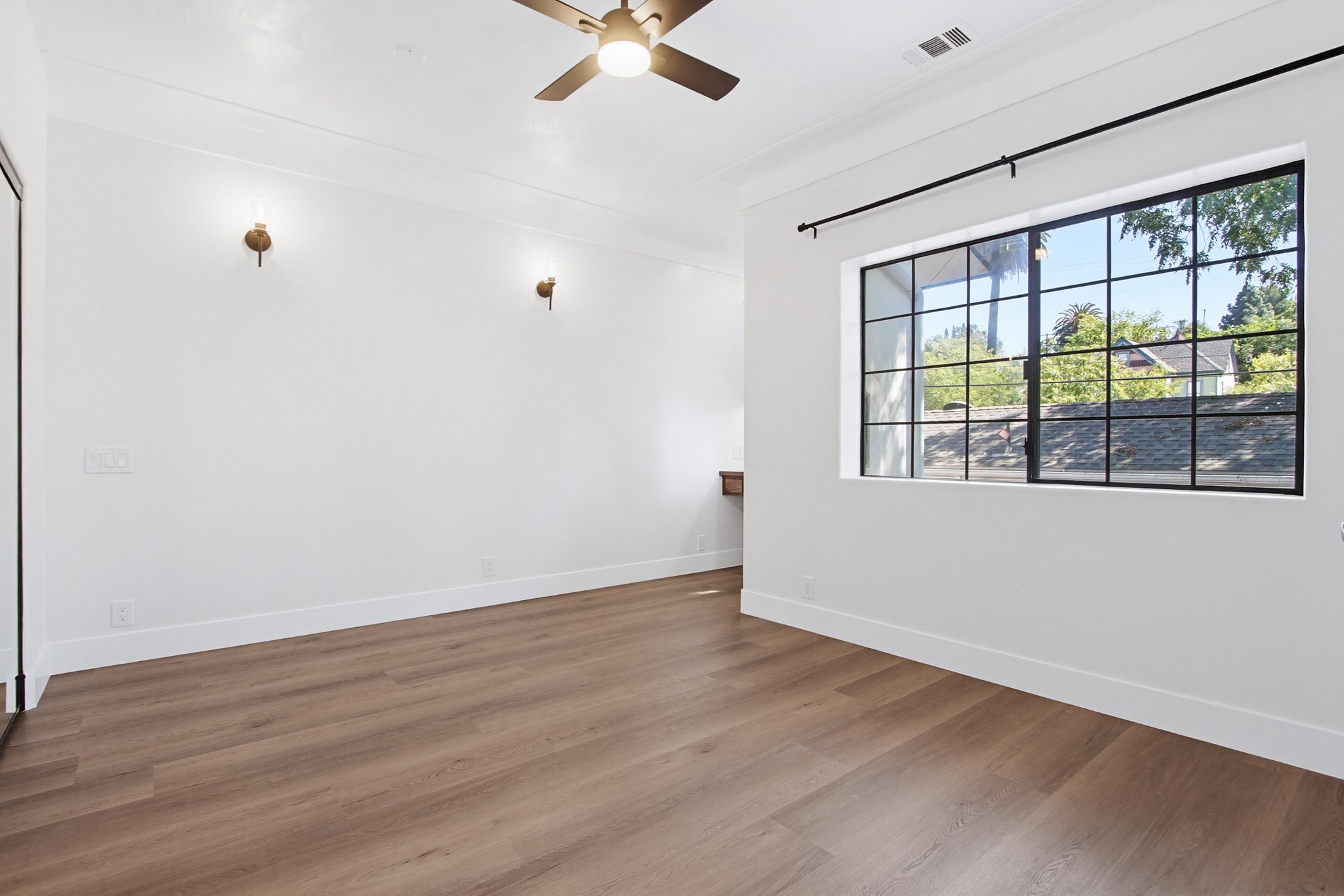 Virtual tour photo 31 of 47 for 208 W 9th Ave
