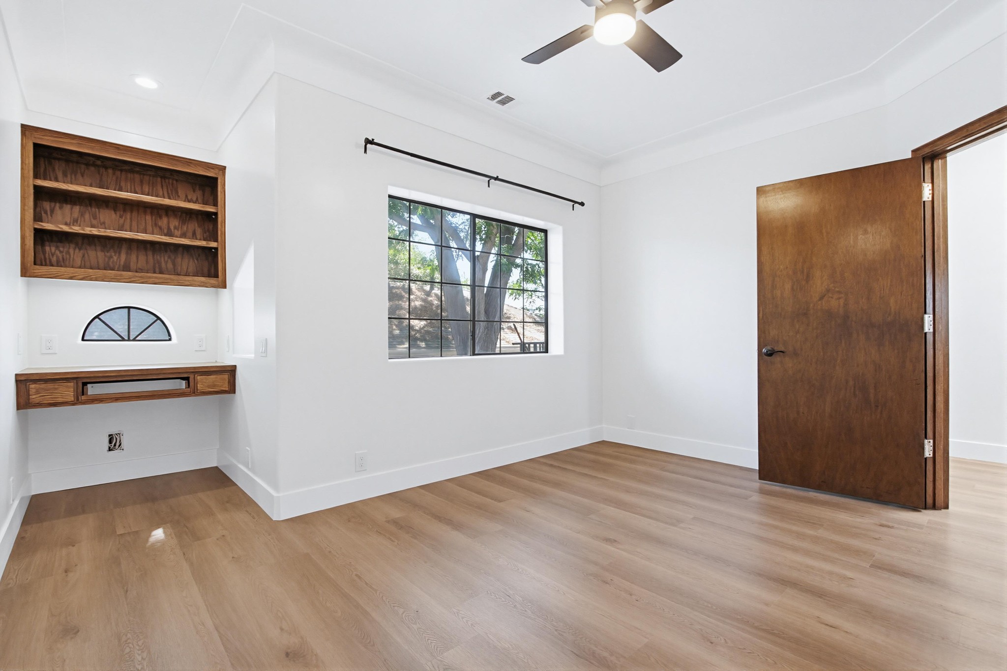 Virtual tour photo 32 of 47 for 208 W 9th Ave