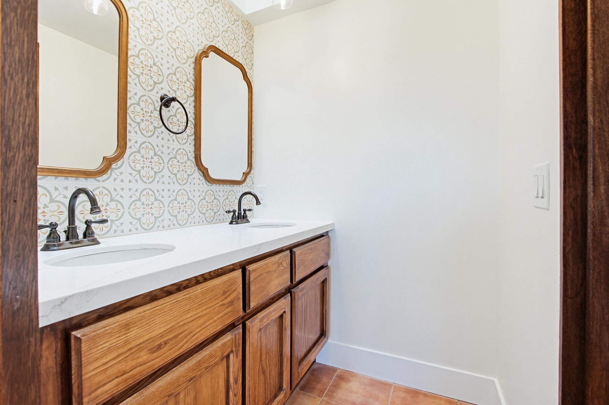 Virtual tour photo 39 of 47 for 208 W 9th Ave