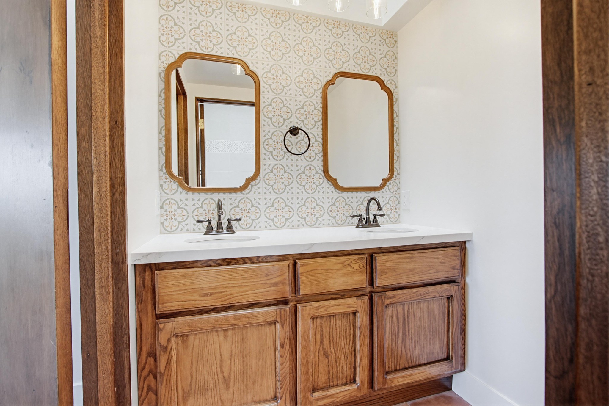 Virtual tour photo 40 of 47 for 208 W 9th Ave