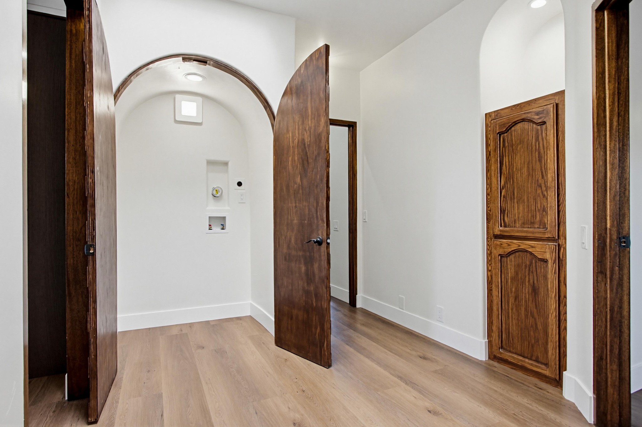 Virtual tour photo 46 of 47 for 208 W 9th Ave