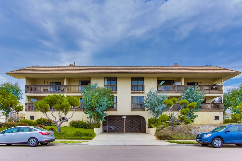Virtual tour photo 1 of 42 for 2080 Hornblend Street #1