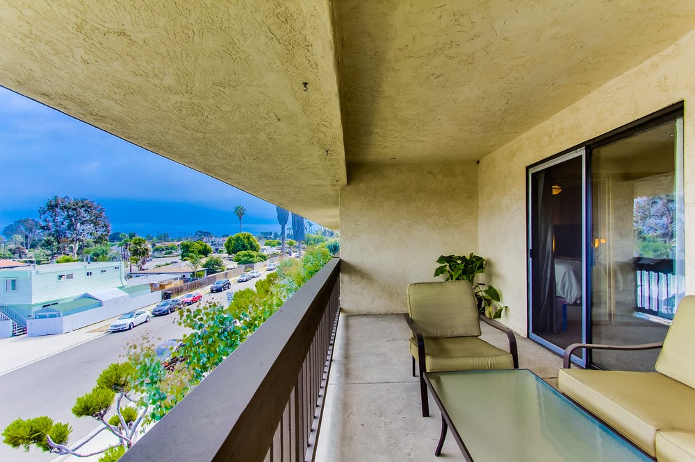 Virtual tour photo 32 of 42 for 2080 Hornblend Street #1