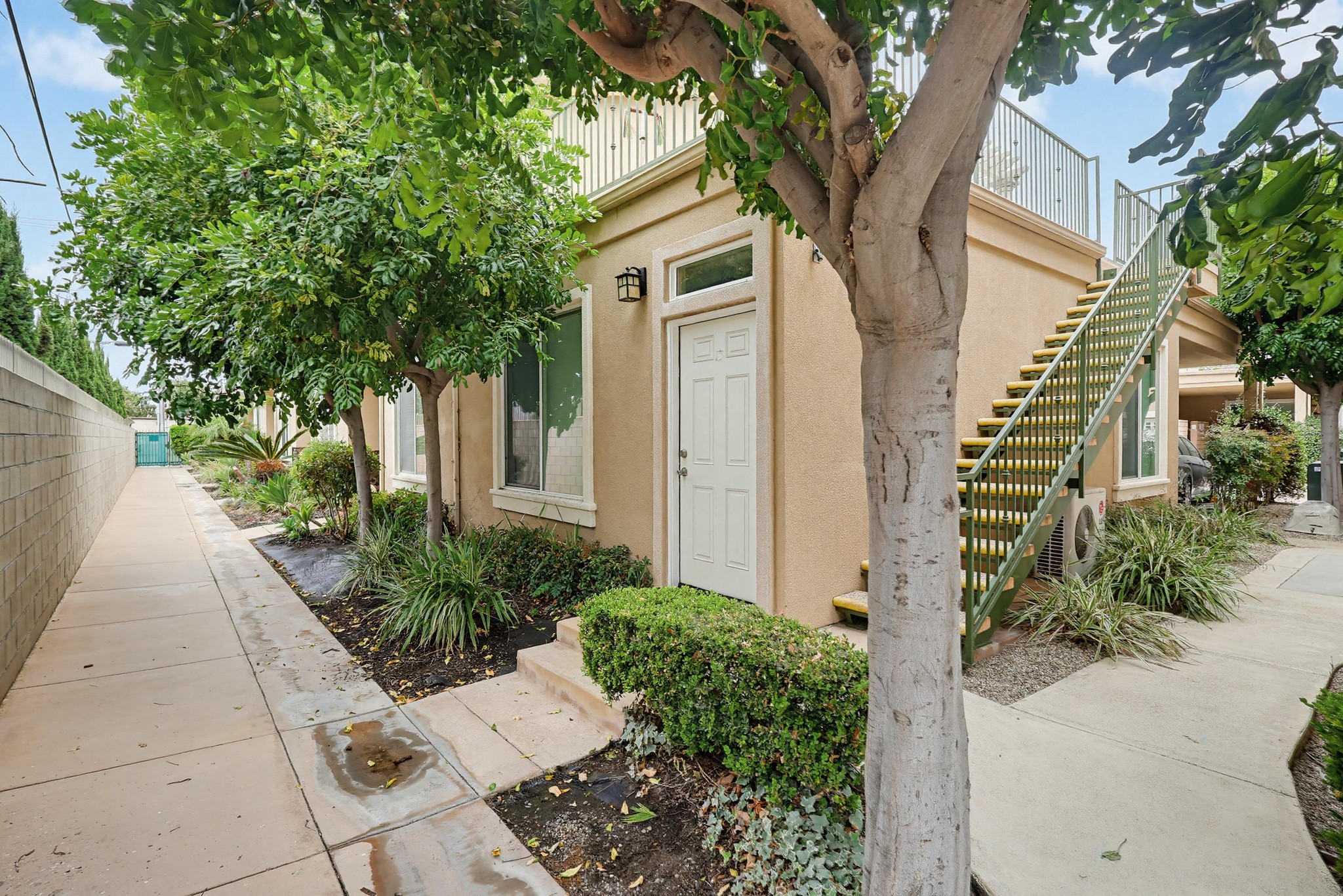 Virtual tour photo 5 of 73 for 20809 Seine Ave UNIT 4