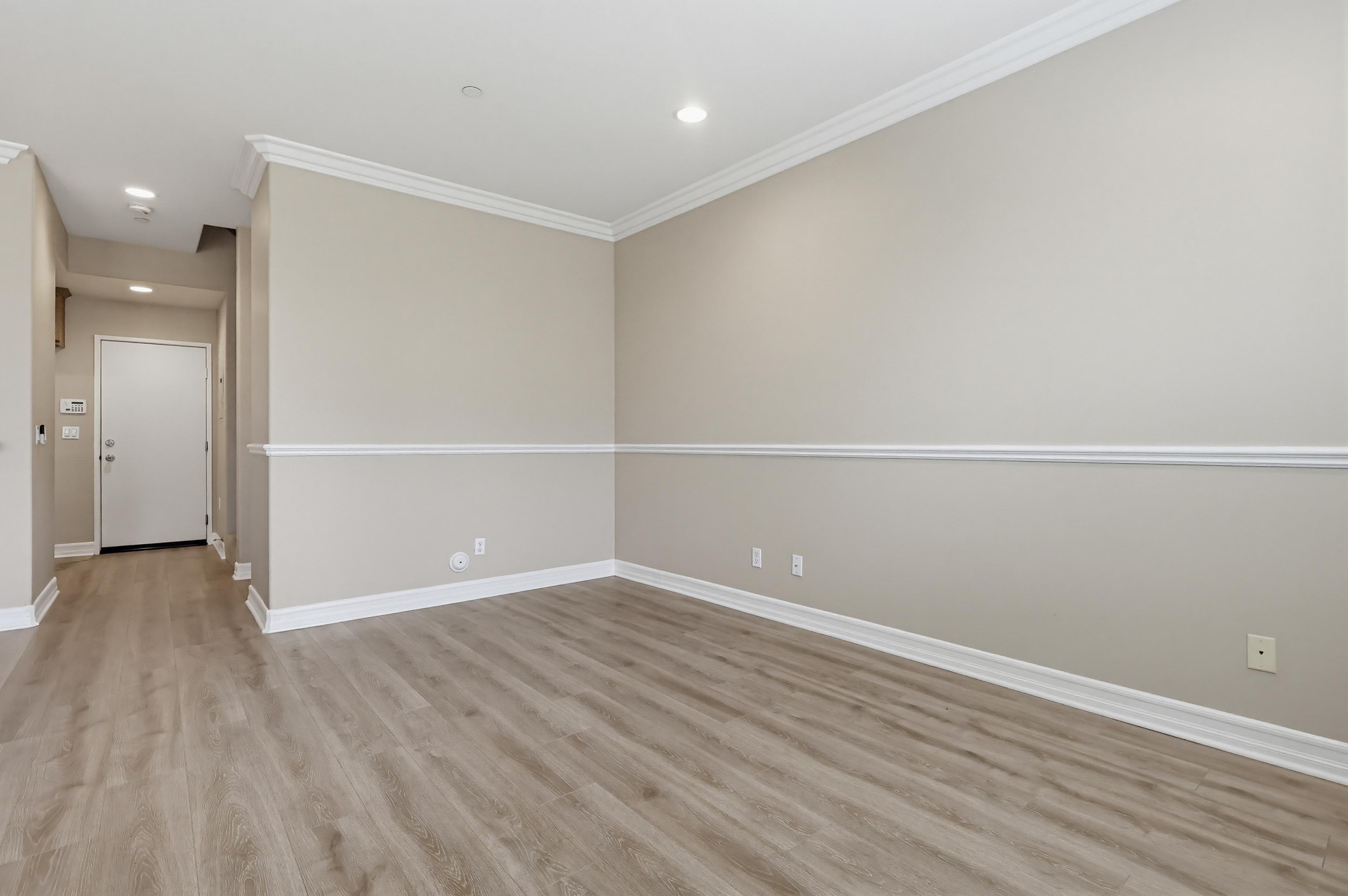 Virtual tour photo 9 of 73 for 20809 Seine Ave UNIT 4