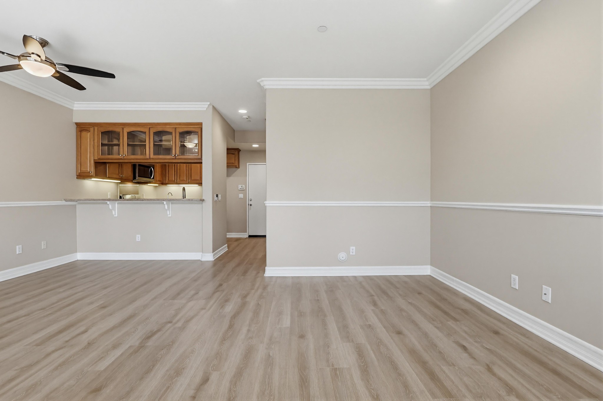 Virtual tour photo 10 of 73 for 20809 Seine Ave UNIT 4