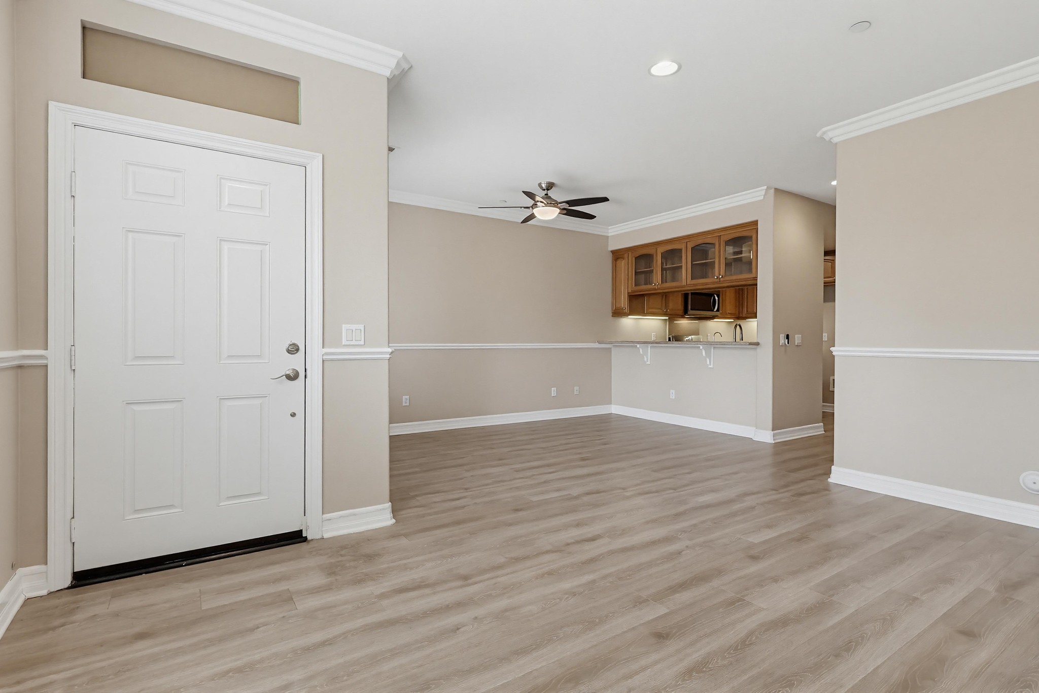Virtual tour photo 11 of 73 for 20809 Seine Ave UNIT 4