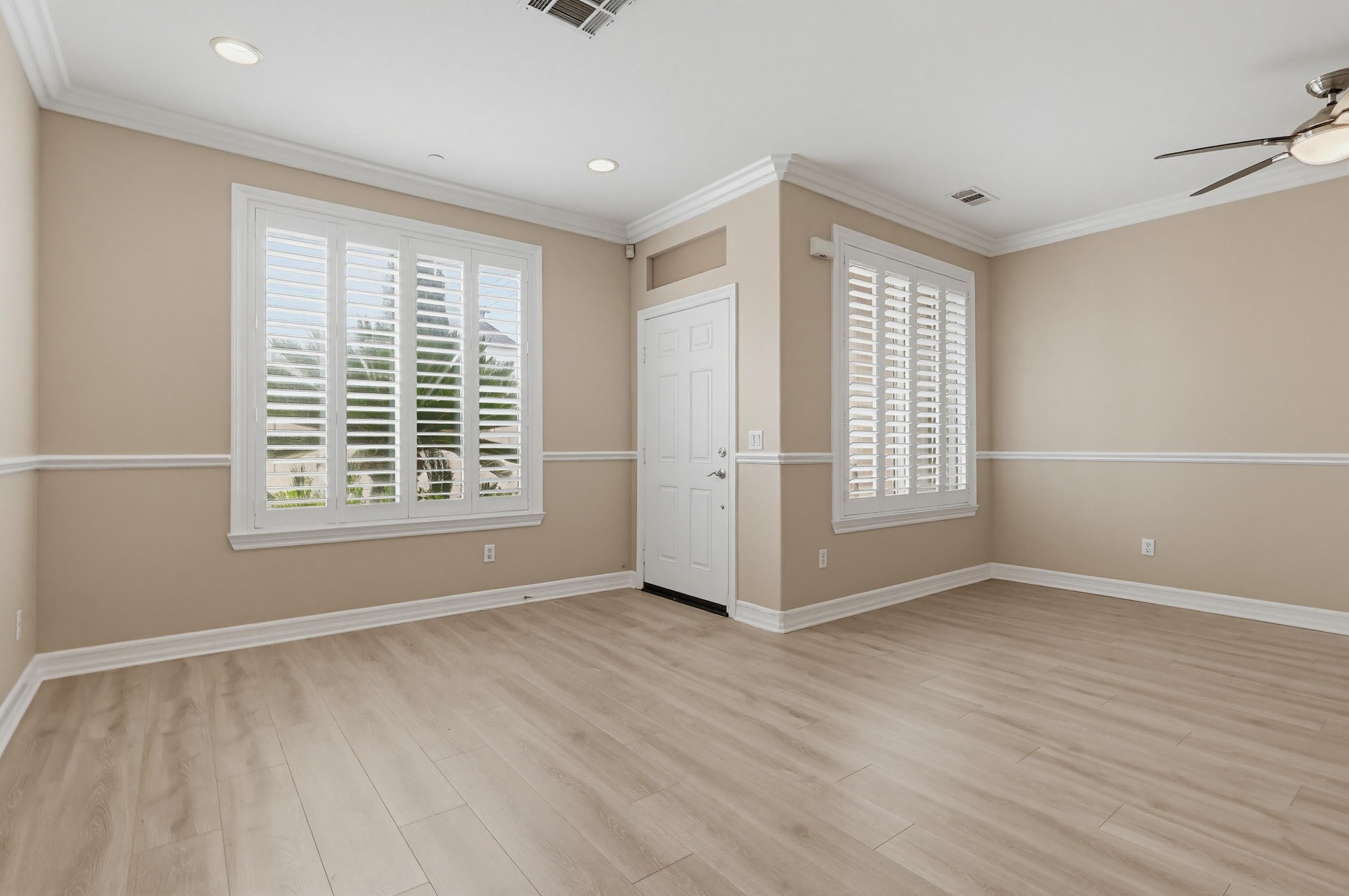 Virtual tour photo 13 of 73 for 20809 Seine Ave UNIT 4