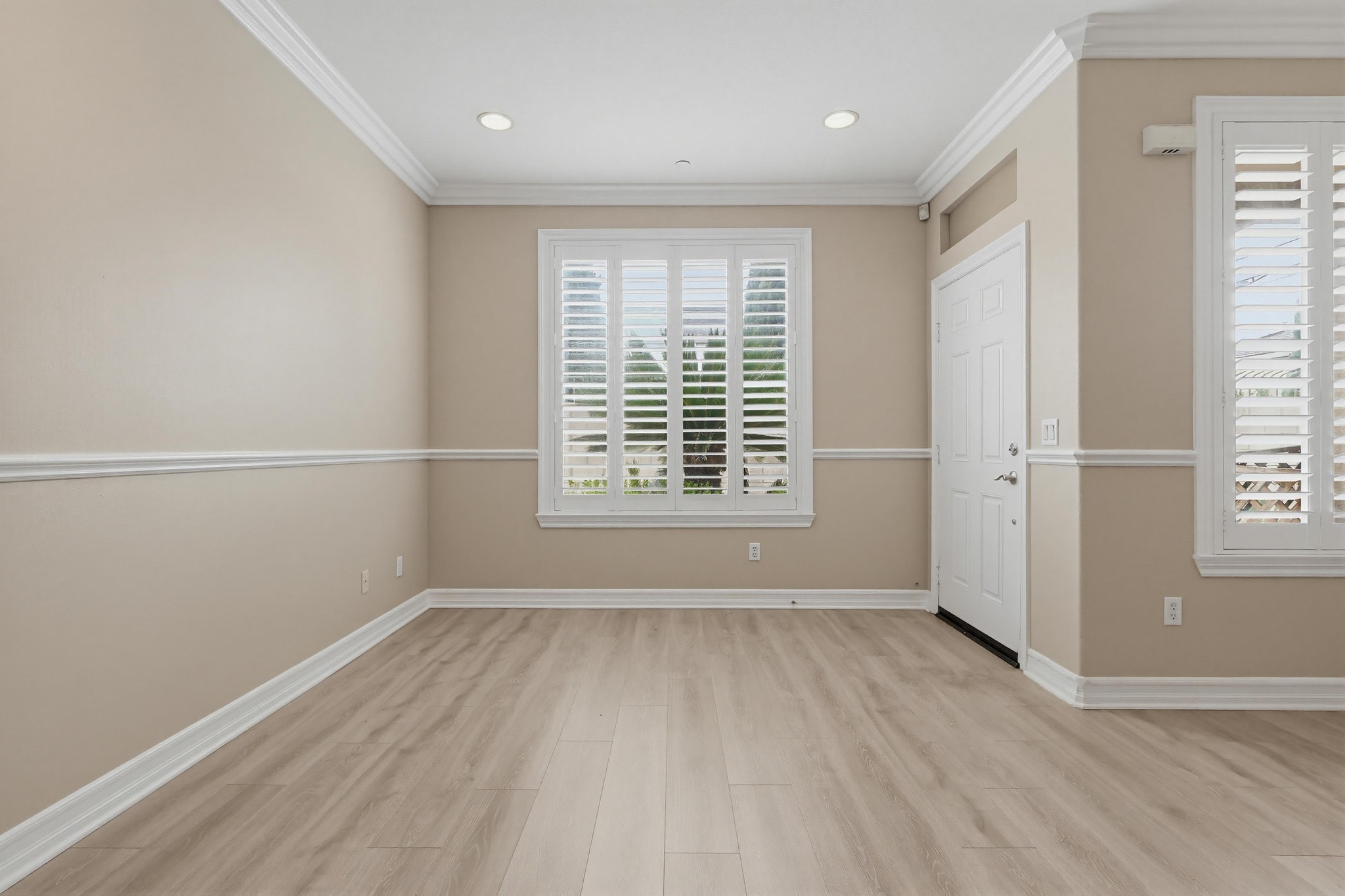 Virtual tour photo 14 of 73 for 20809 Seine Ave UNIT 4