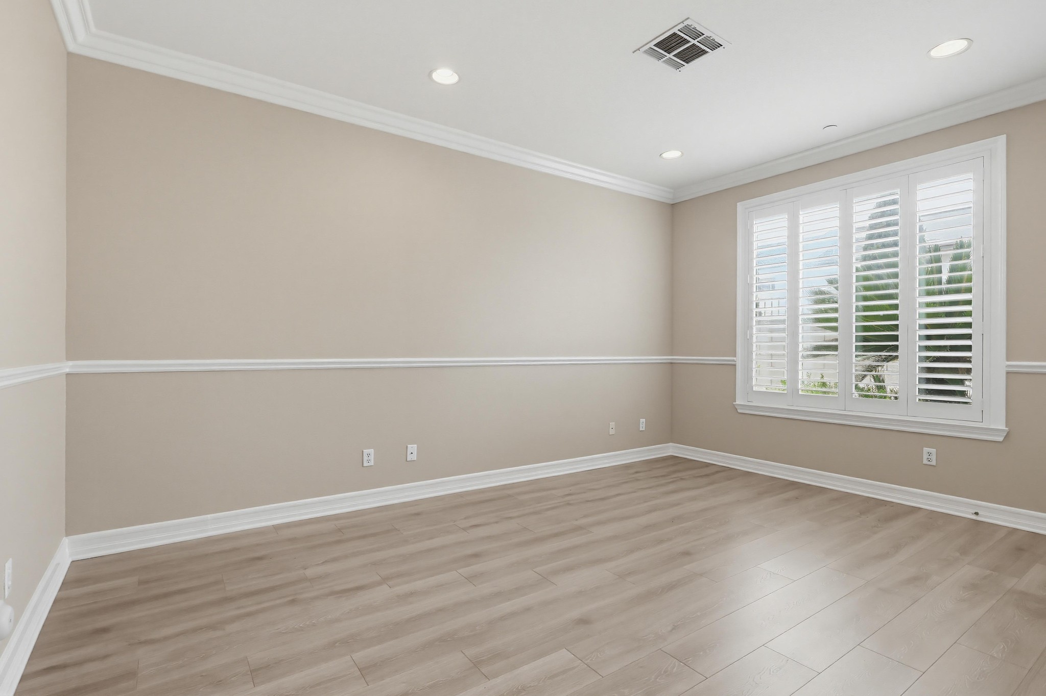 Virtual tour photo 18 of 73 for 20809 Seine Ave UNIT 4