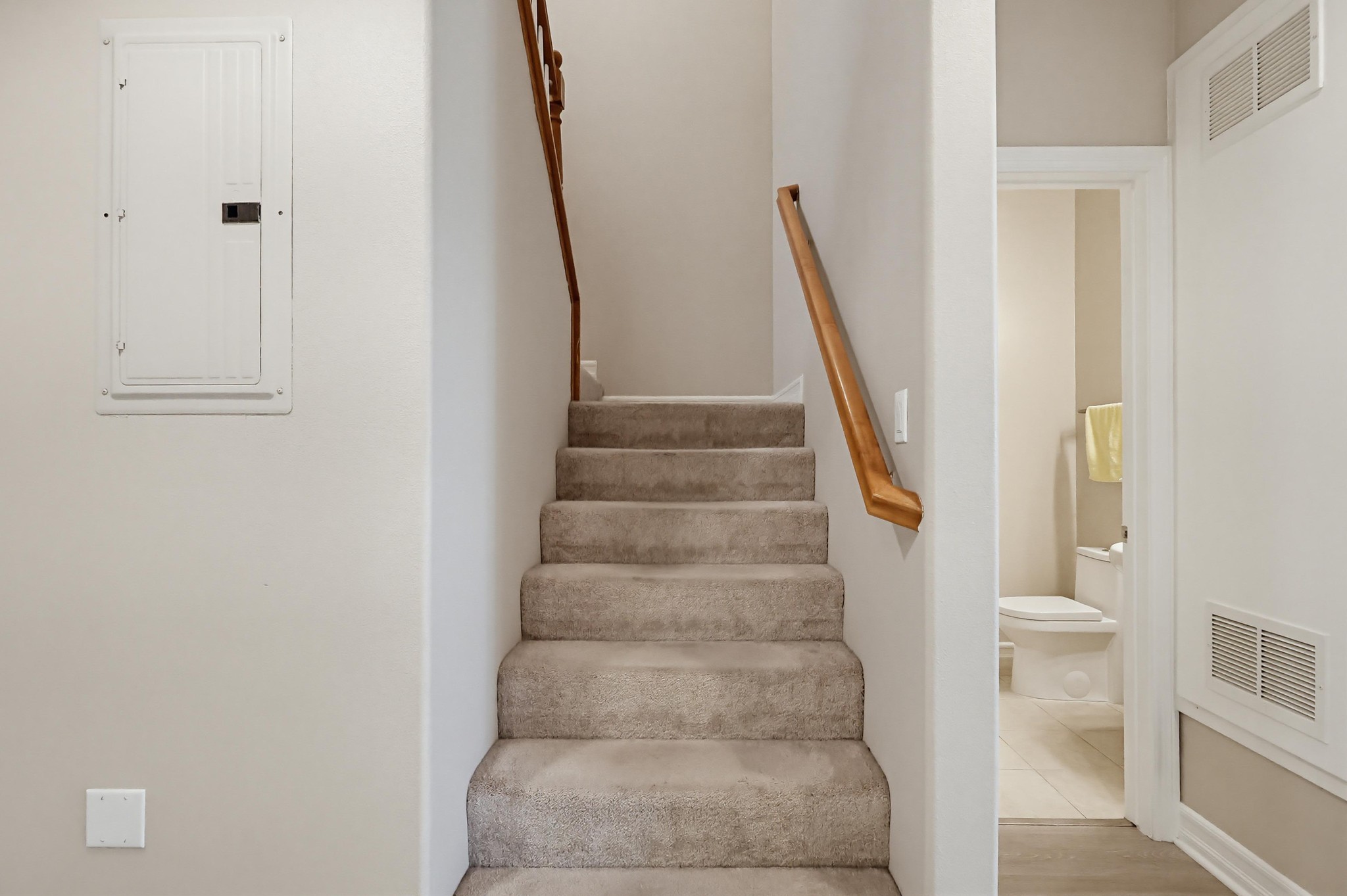 Virtual tour photo 33 of 73 for 20809 Seine Ave UNIT 4