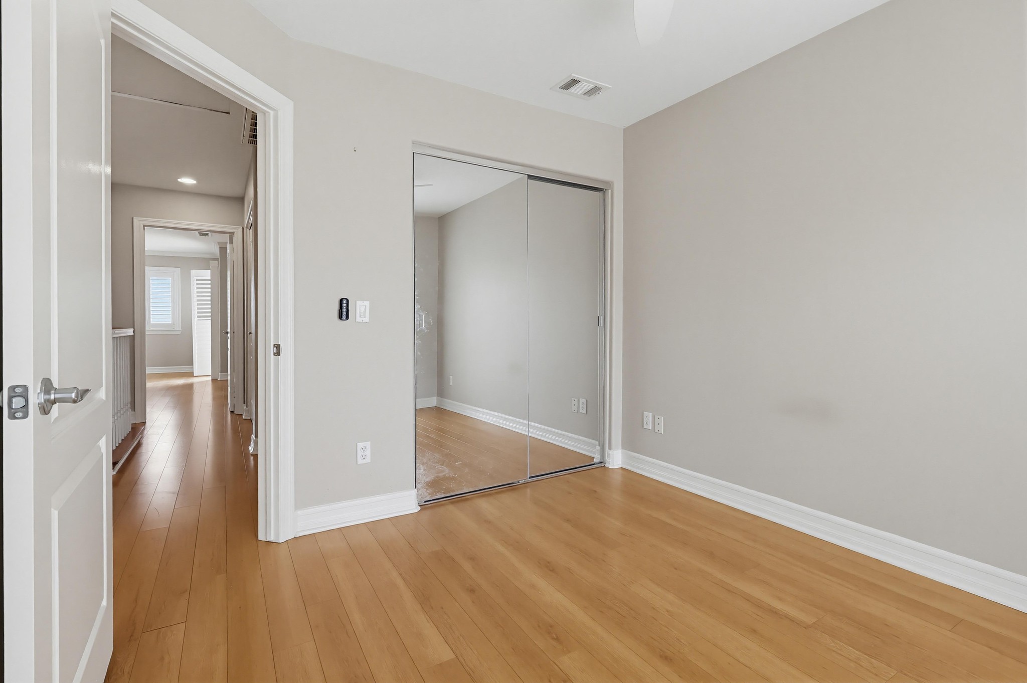 Virtual tour photo 44 of 73 for 20809 Seine Ave UNIT 4