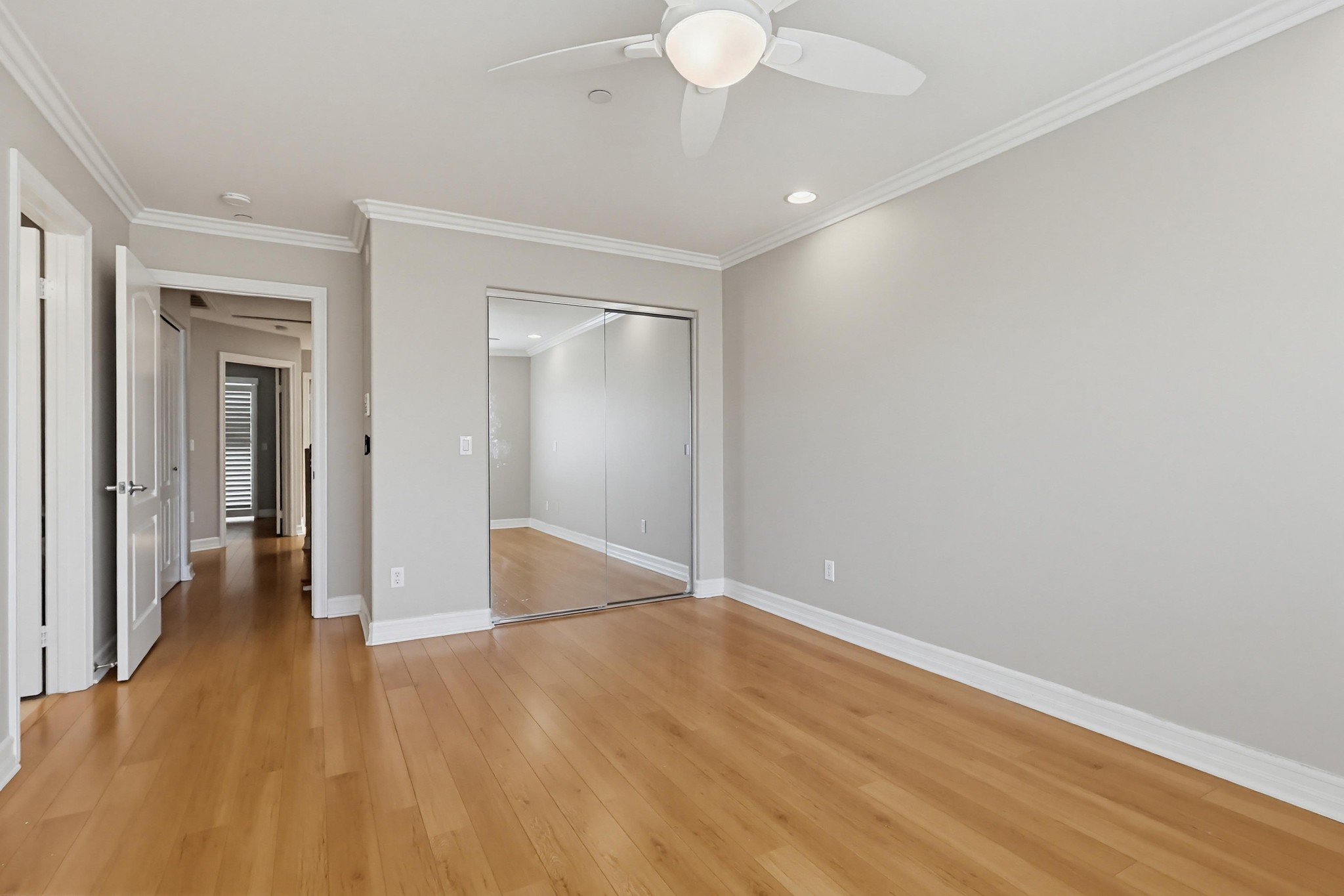 Virtual tour photo 60 of 73 for 20809 Seine Ave UNIT 4