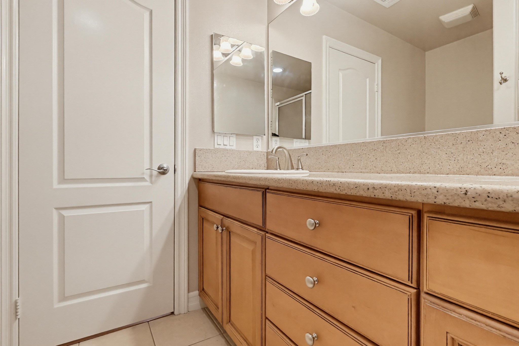 Virtual tour photo 65 of 73 for 20809 Seine Ave UNIT 4