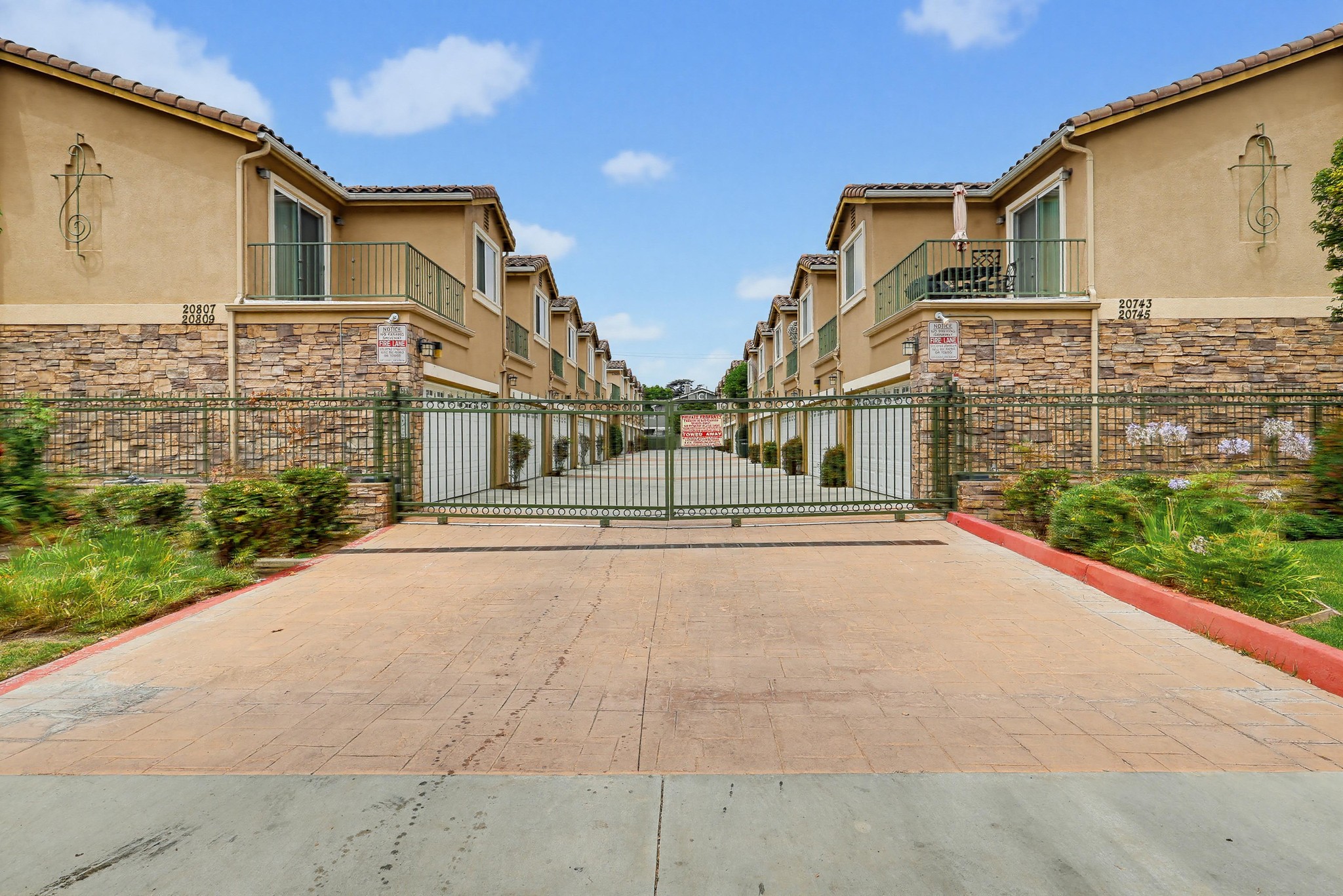Virtual tour photo 72 of 73 for 20809 Seine Ave UNIT 4
