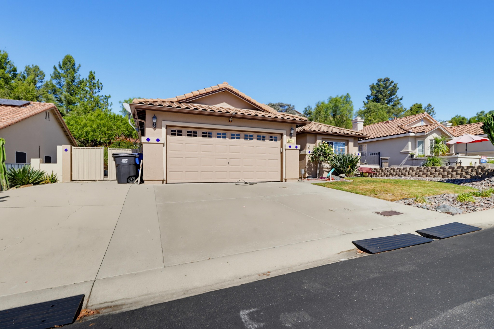 Virtual tour photo 4 of 39 for 2081 Larkspur Dr