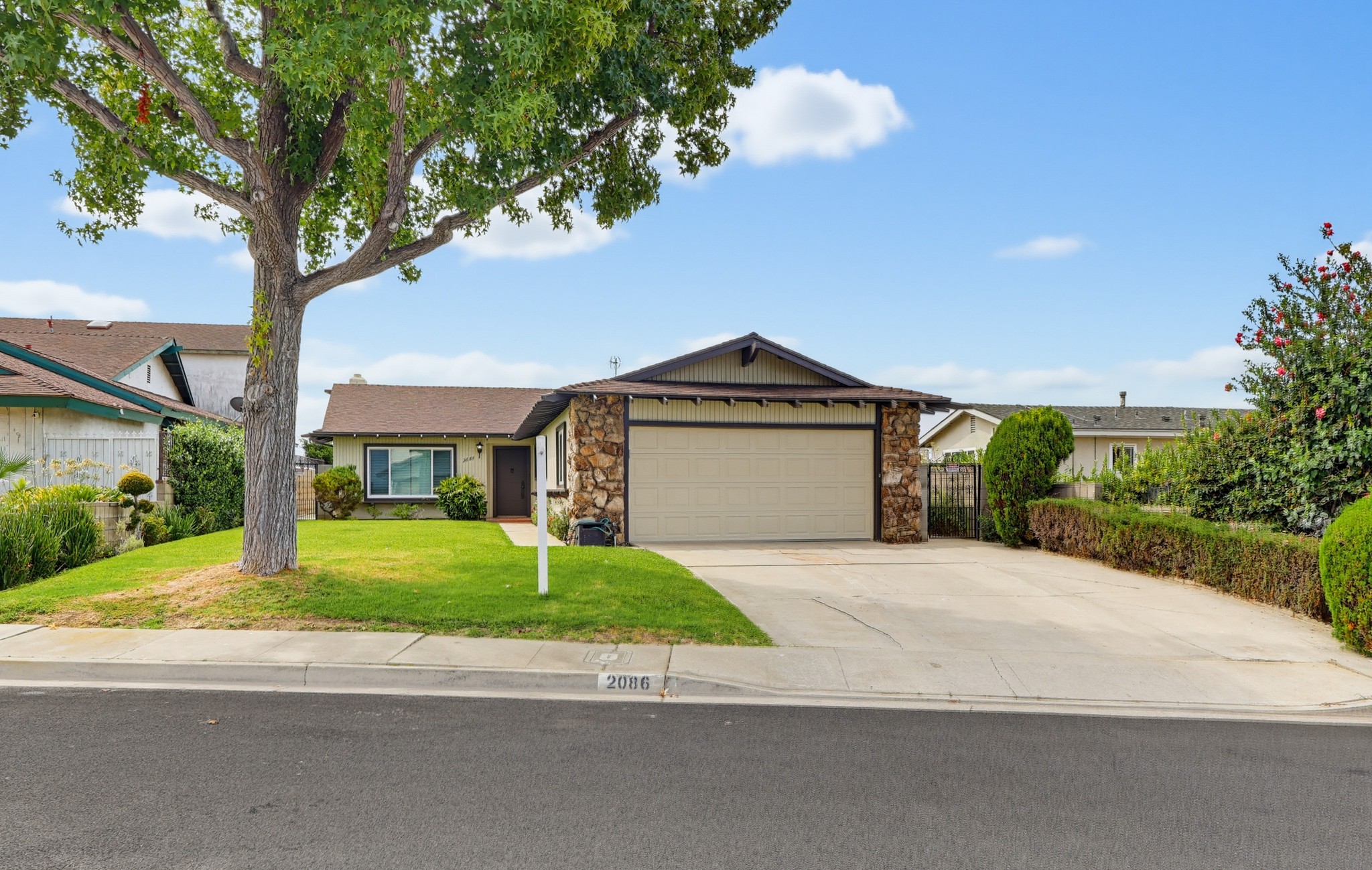 Virtual tour photo 1 of 88 for 2086 Arriba Dr
