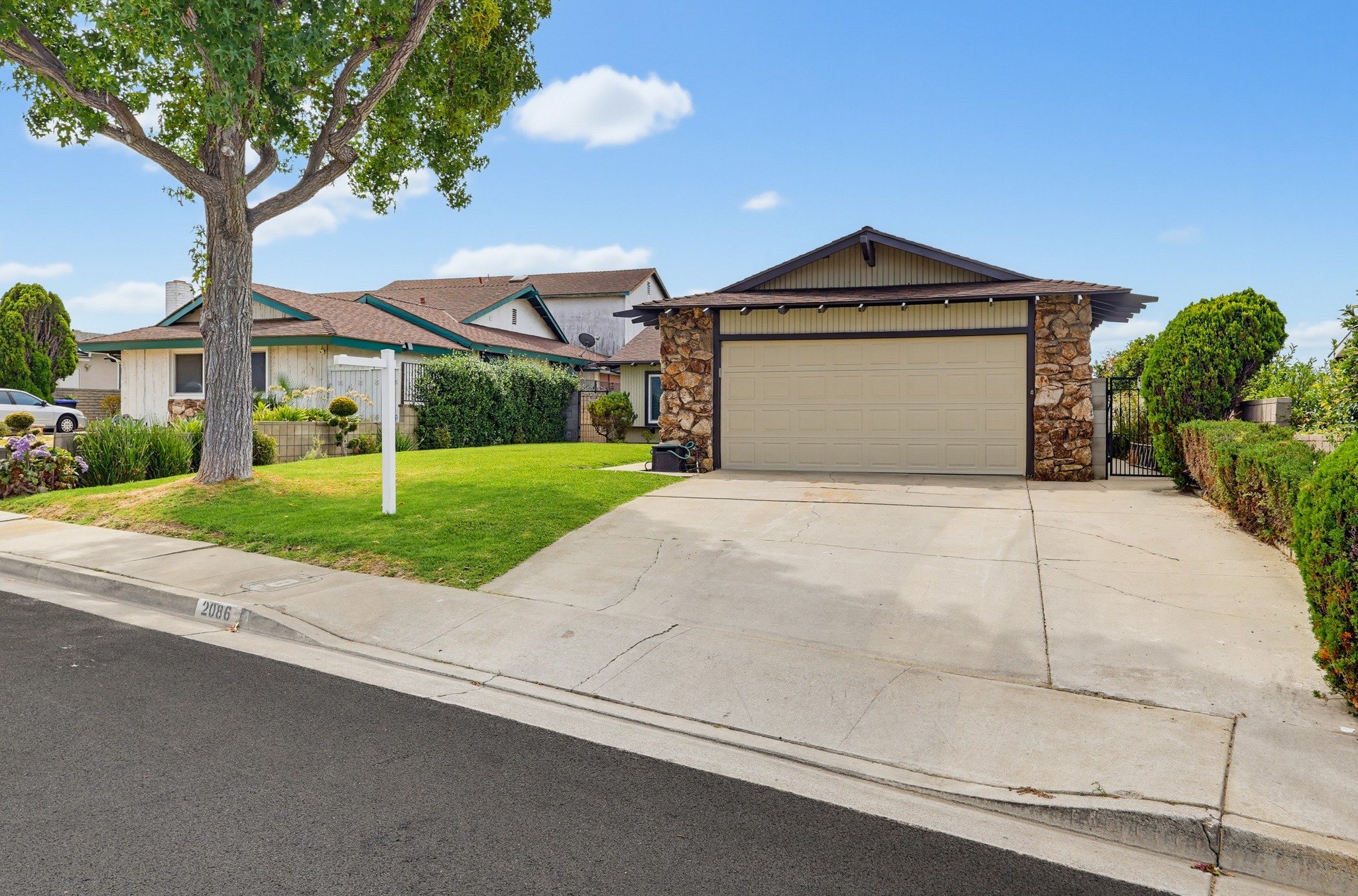 Virtual tour photo 3 of 88 for 2086 Arriba Dr