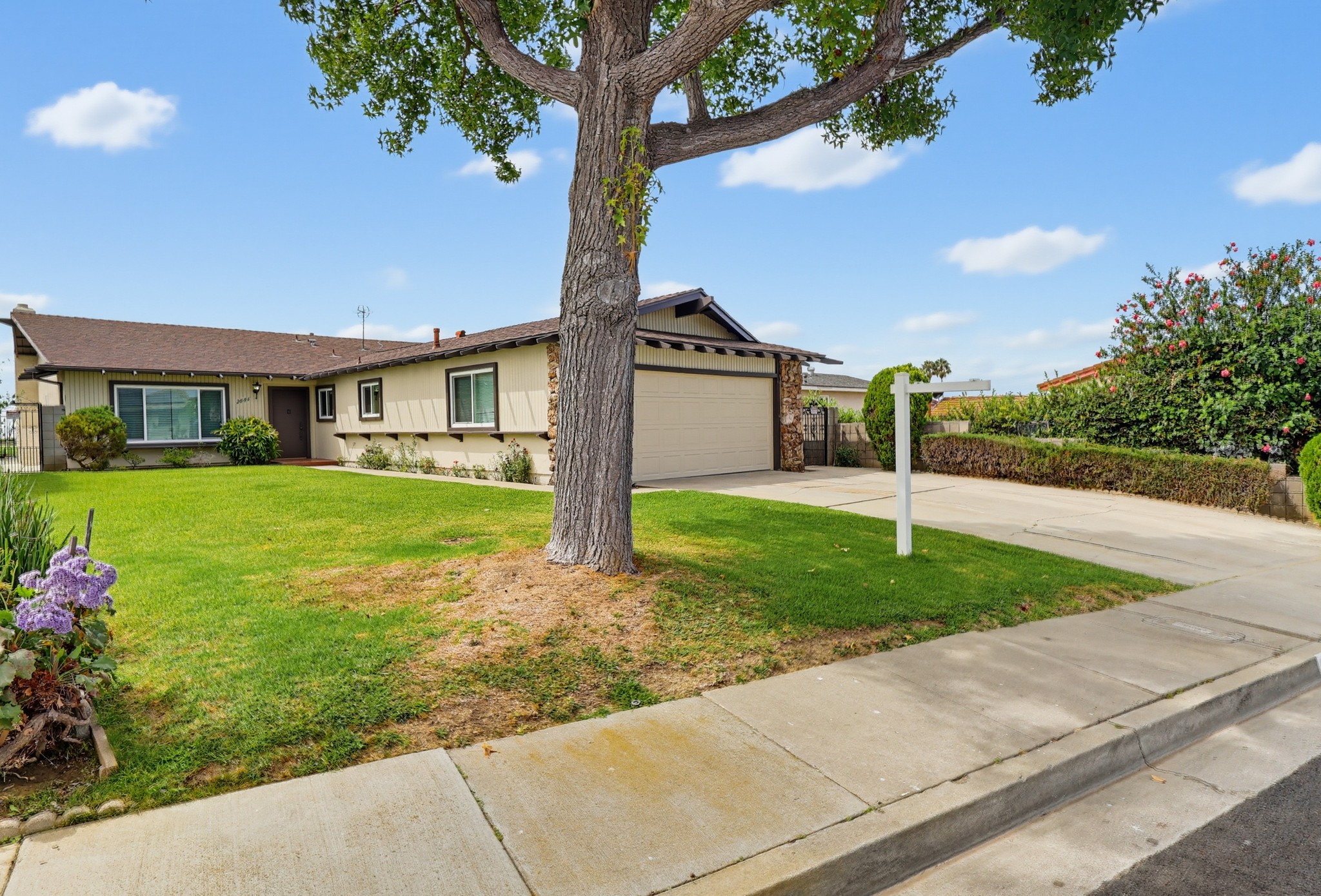 Virtual tour photo 4 of 88 for 2086 Arriba Dr