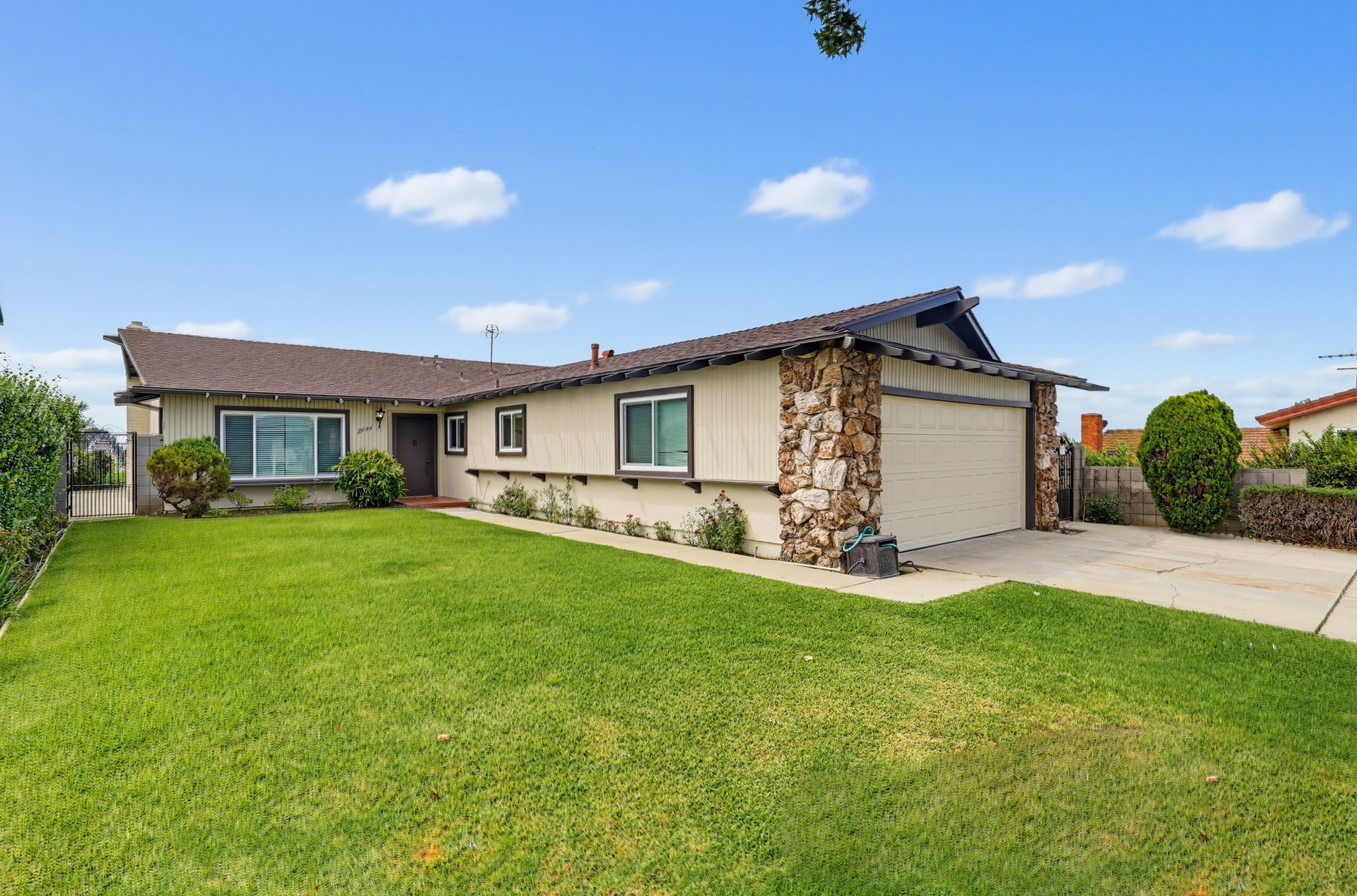 Virtual tour photo 6 of 88 for 2086 Arriba Dr