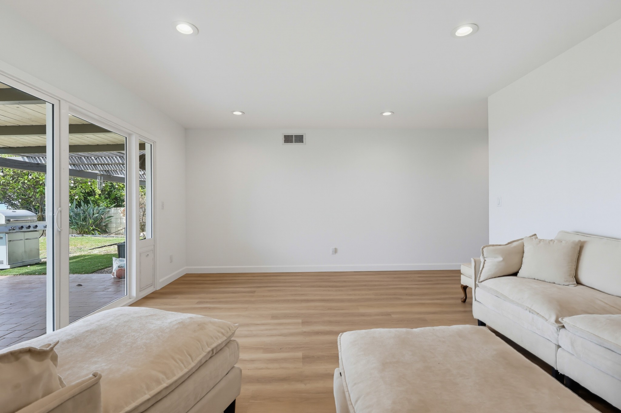 Virtual tour photo 12 of 88 for 2086 Arriba Dr