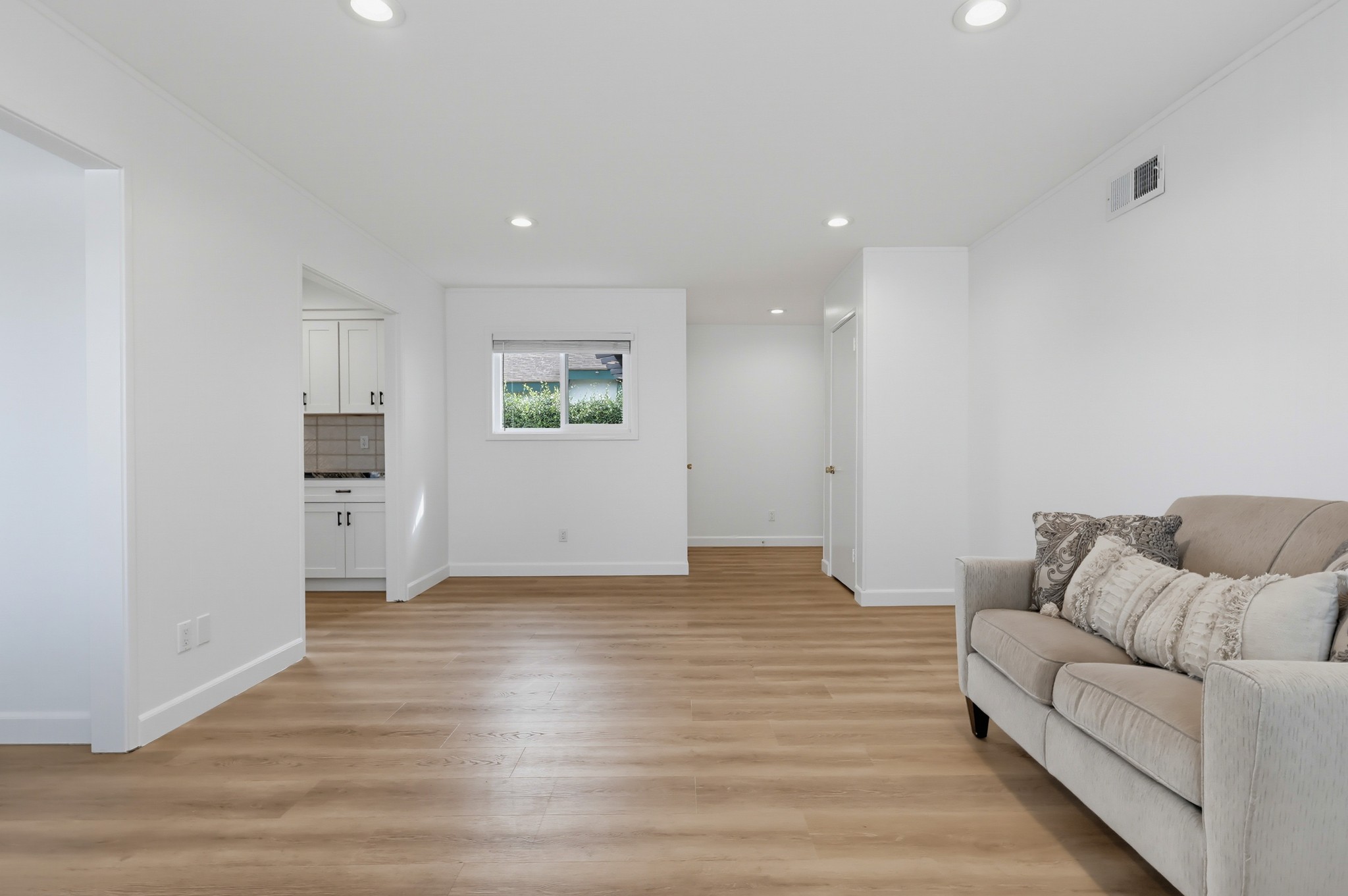 Virtual tour photo 17 of 88 for 2086 Arriba Dr