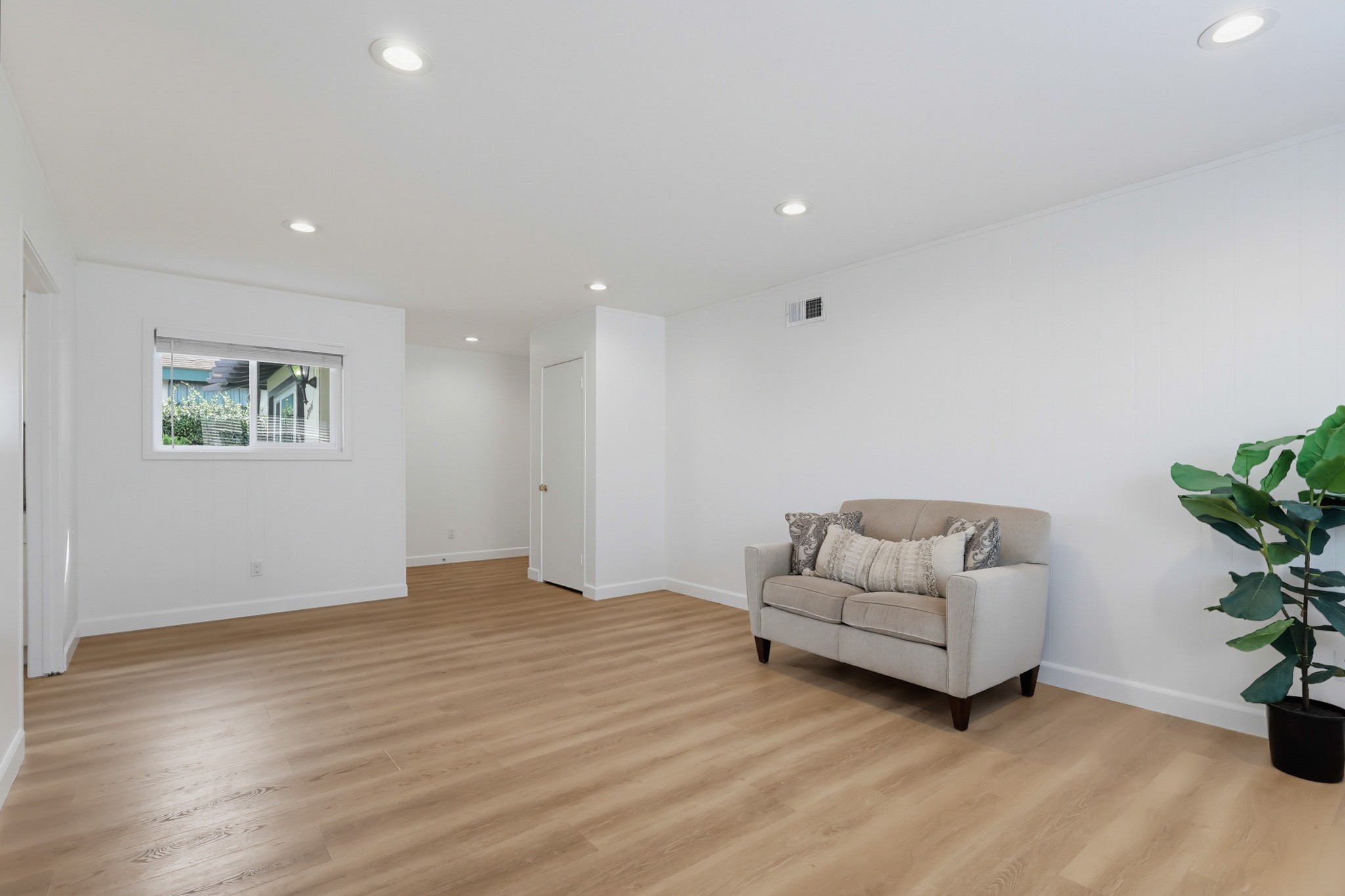 Virtual tour photo 18 of 88 for 2086 Arriba Dr