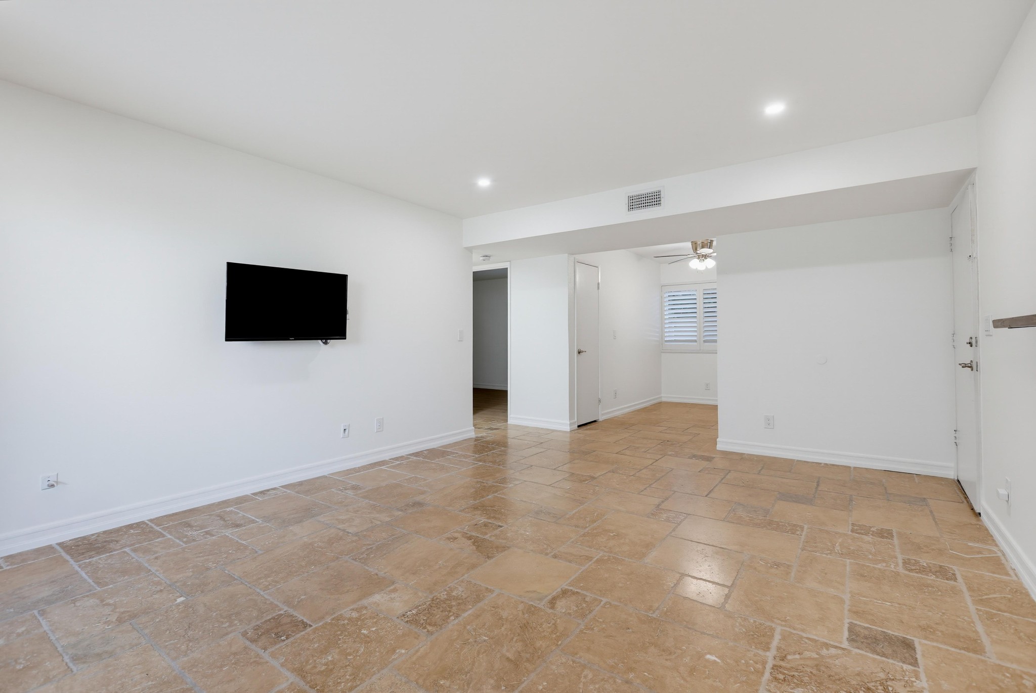 Virtual tour photo 11 of 49 for 20874 Serrano Creek Rd #64