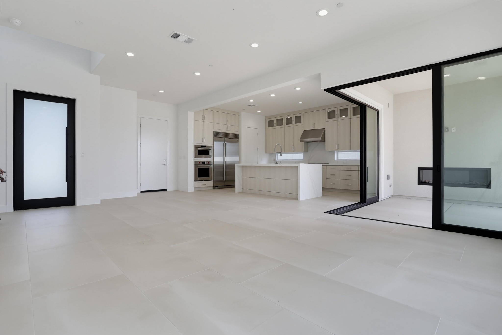 Virtual tour photo 10 of 66 for 2091 E Pearl St