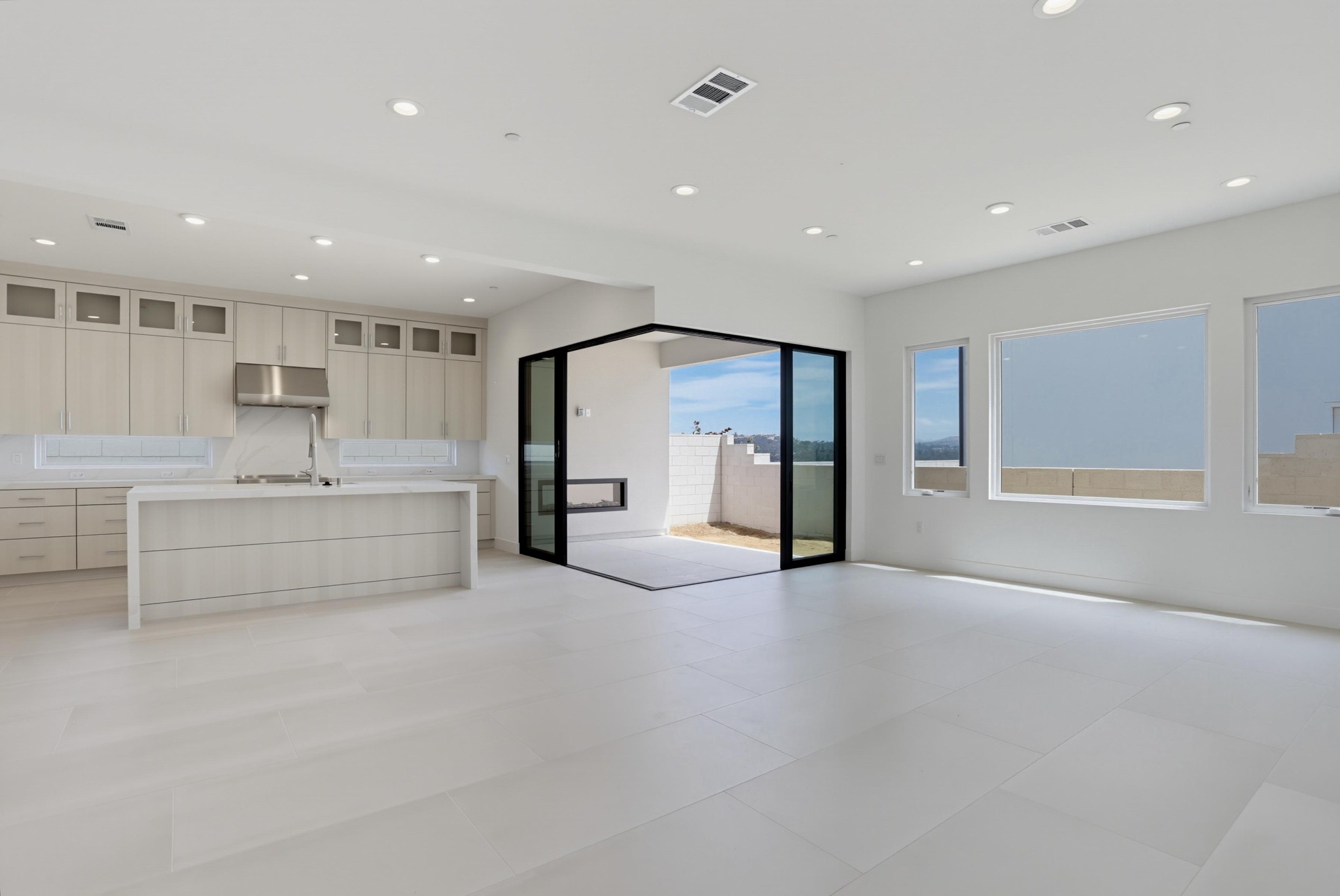 Virtual tour photo 15 of 66 for 2091 E Pearl St