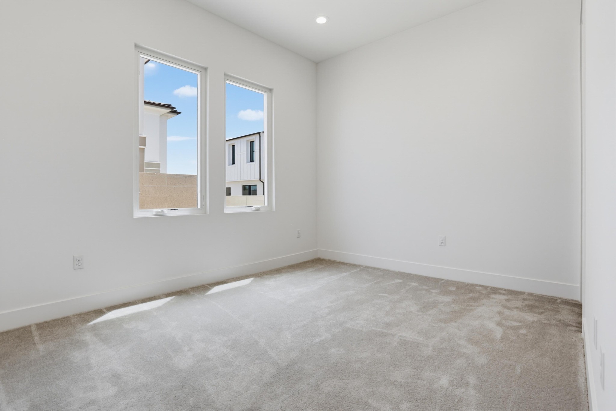 Virtual tour photo 16 of 66 for 2091 E Pearl St