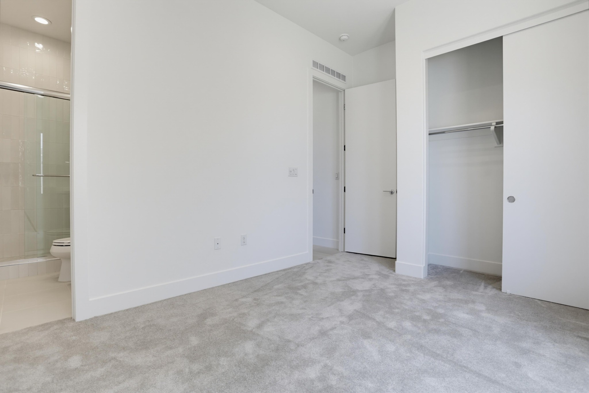 Virtual tour photo 17 of 66 for 2091 E Pearl St