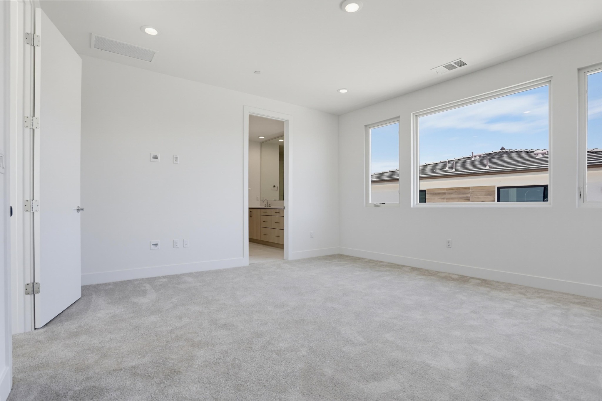 Virtual tour photo 26 of 66 for 2091 E Pearl St