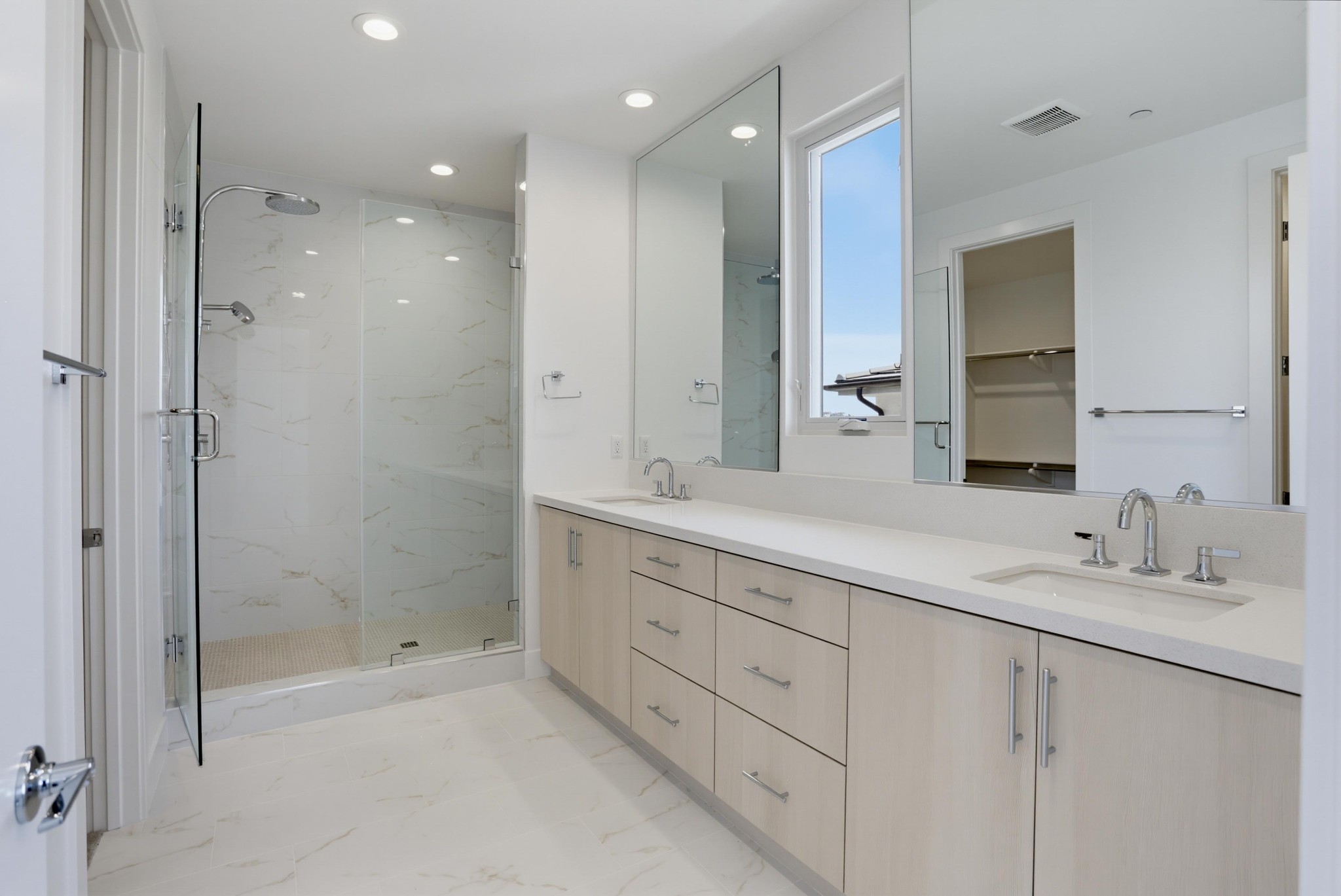 Virtual tour photo 27 of 66 for 2091 E Pearl St
