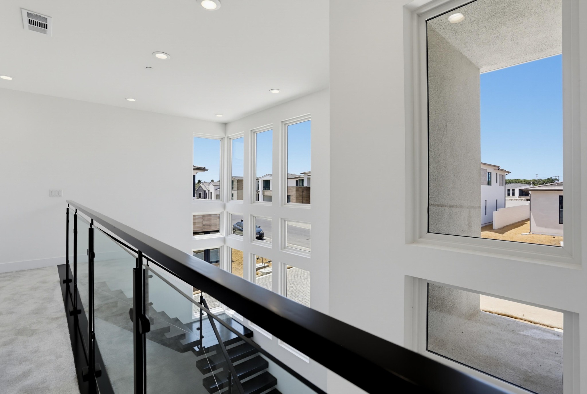 Virtual tour photo 29 of 66 for 2091 E Pearl St