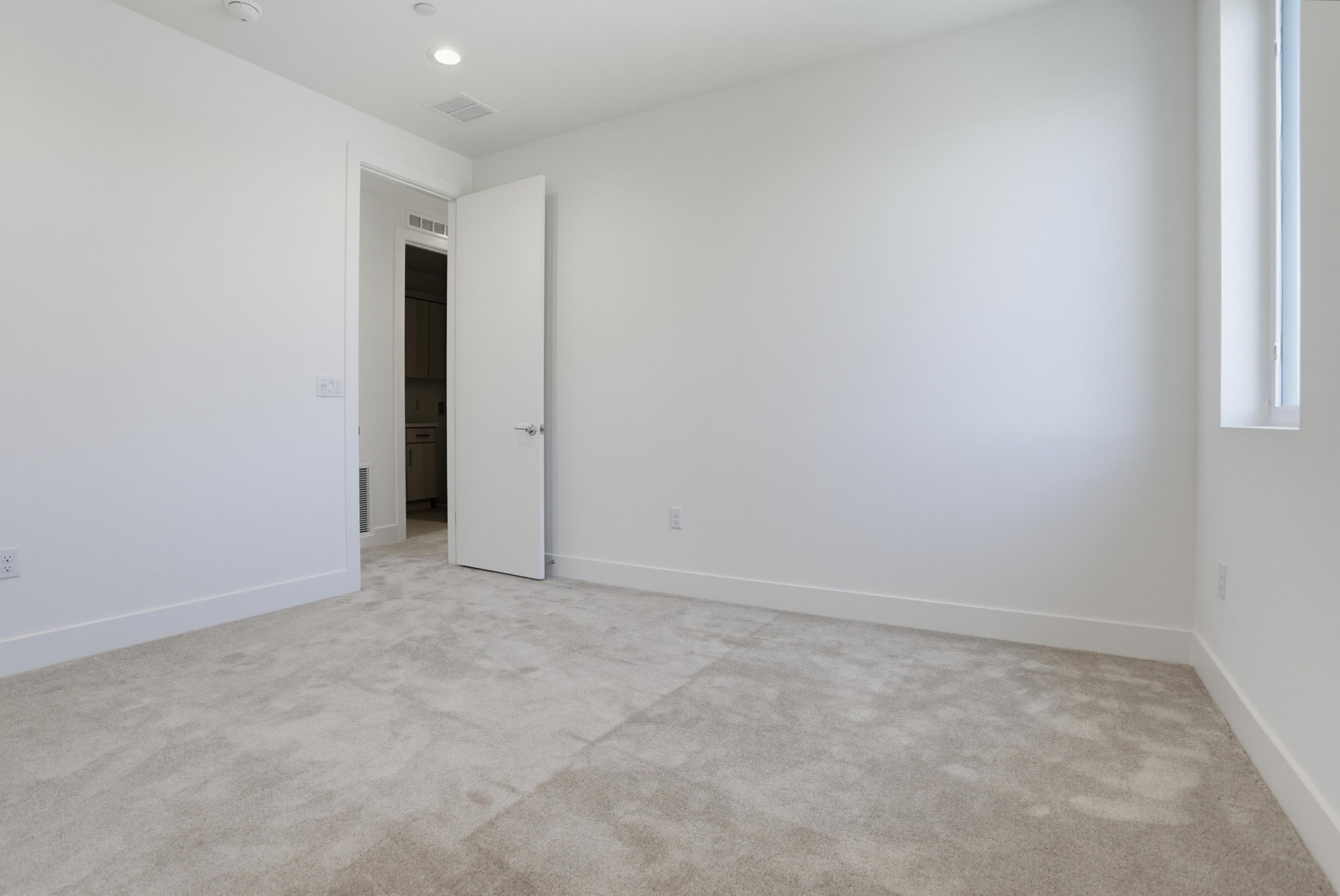 Virtual tour photo 31 of 66 for 2091 E Pearl St