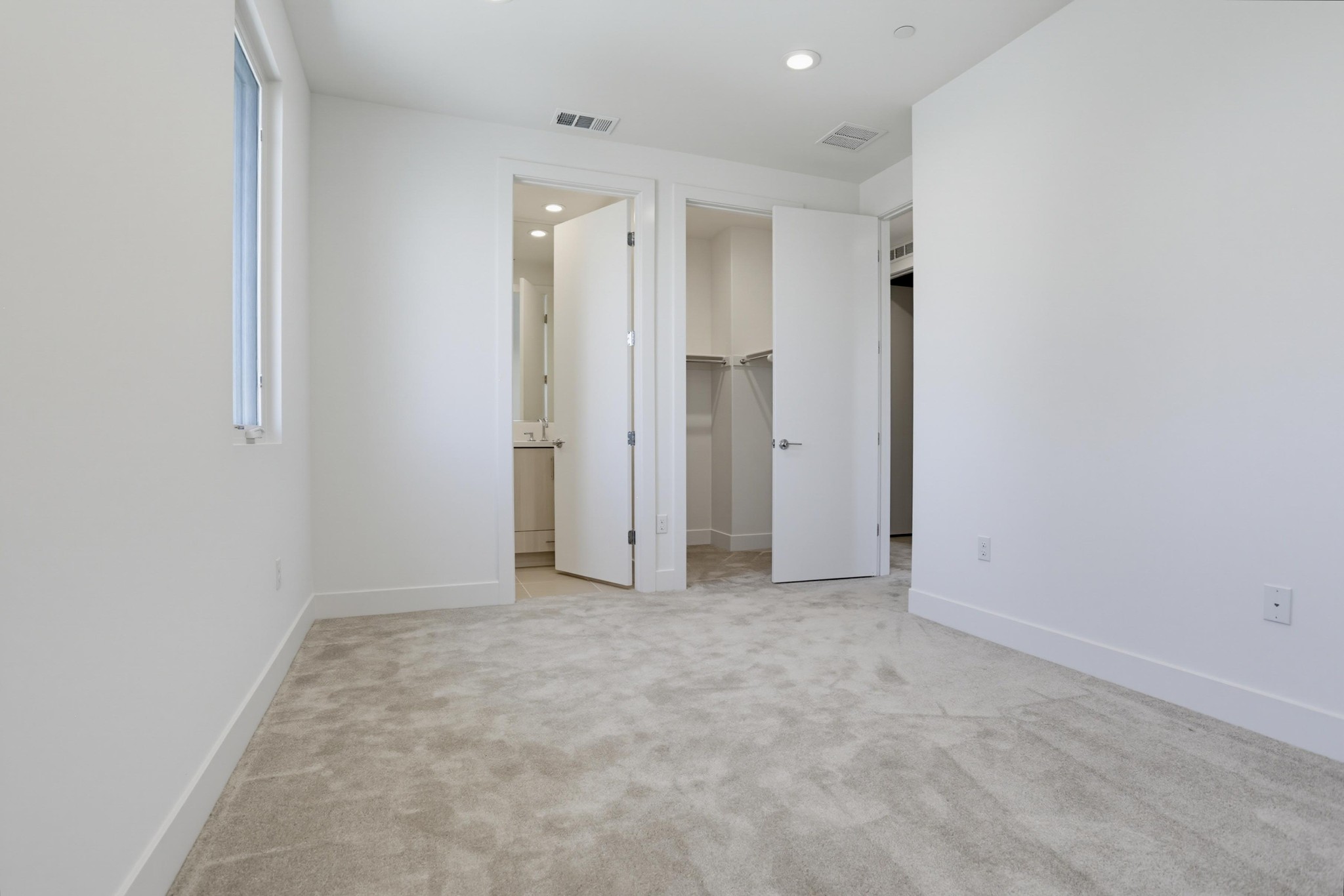 Virtual tour photo 35 of 66 for 2091 E Pearl St