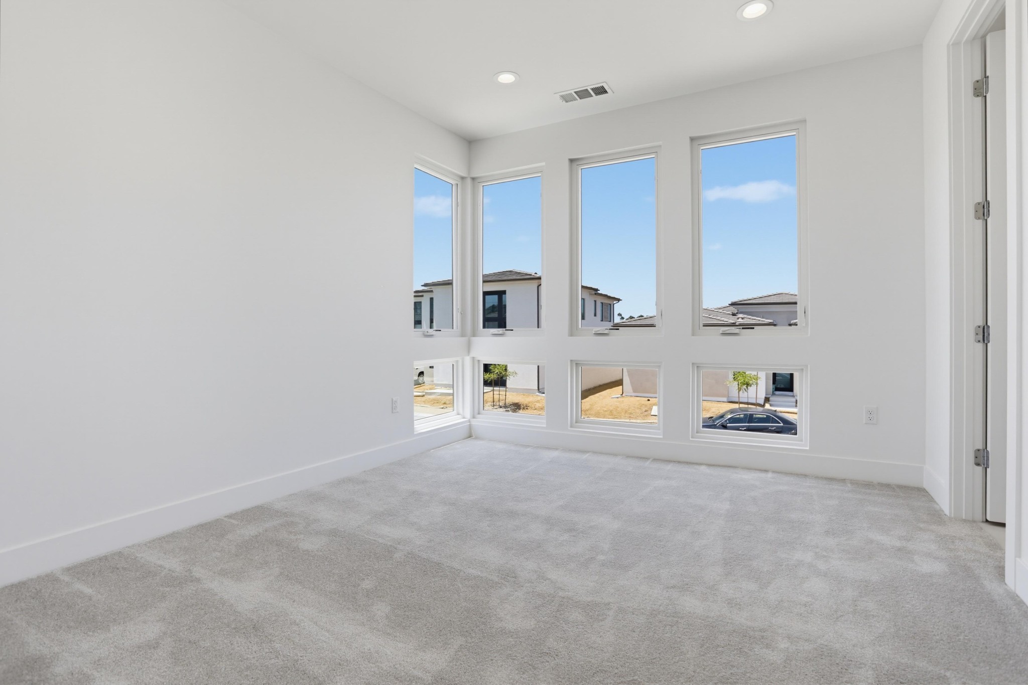 Virtual tour photo 38 of 66 for 2091 E Pearl St