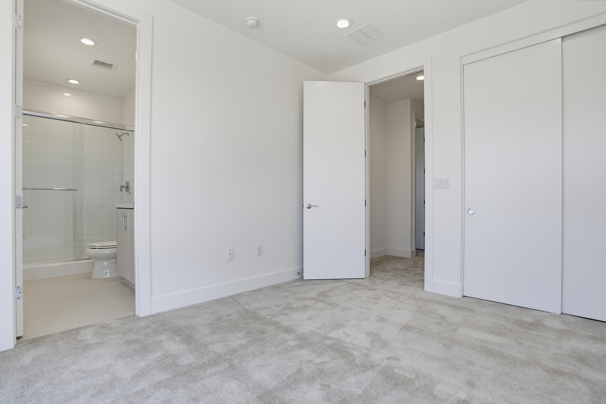 Virtual tour photo 39 of 66 for 2091 E Pearl St