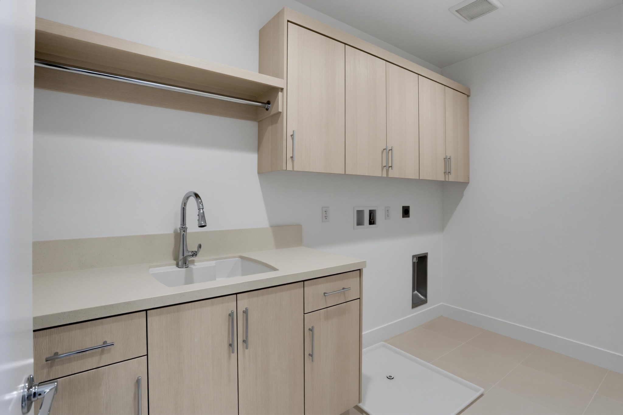 Virtual tour photo 41 of 66 for 2091 E Pearl St