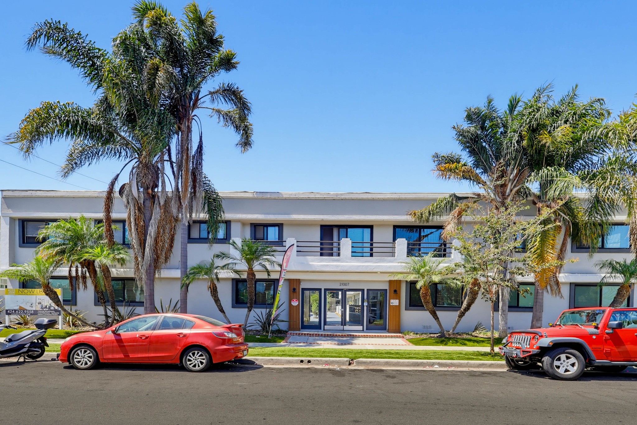 Virtual tour photo 1 of 60 for 21007 Victor St