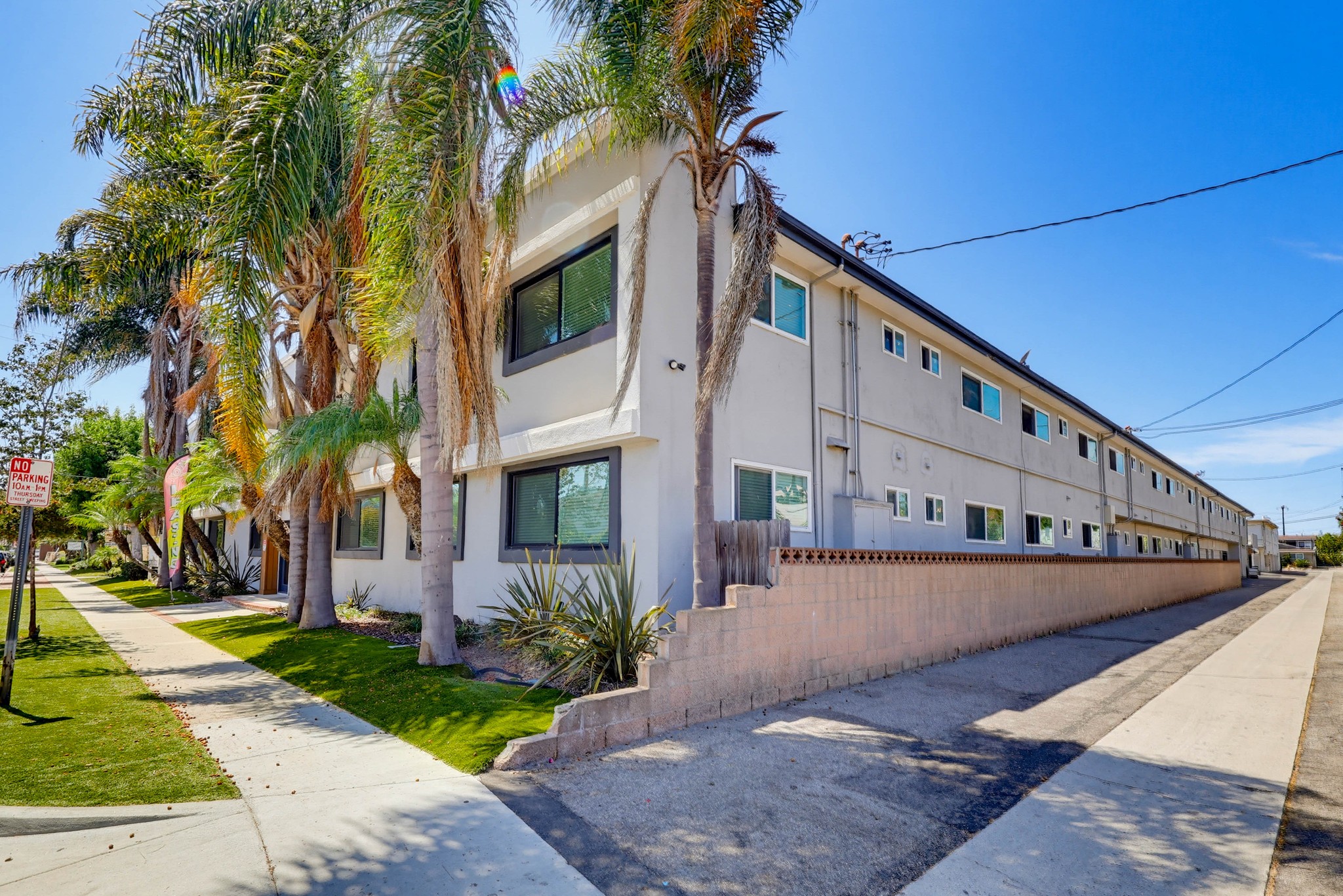 Virtual tour photo 5 of 60 for 21007 Victor St